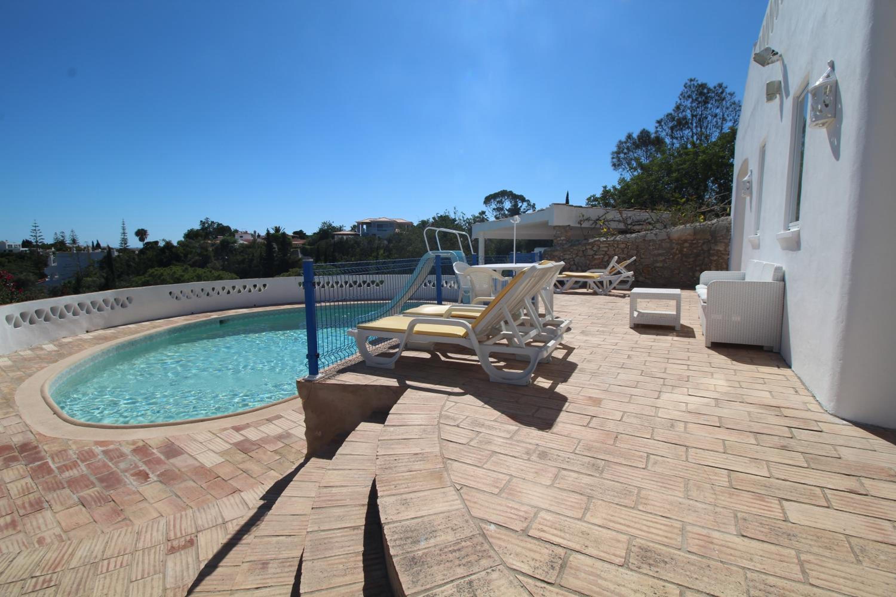 Corner Suite with  Ocean and Pool View - Photo 19