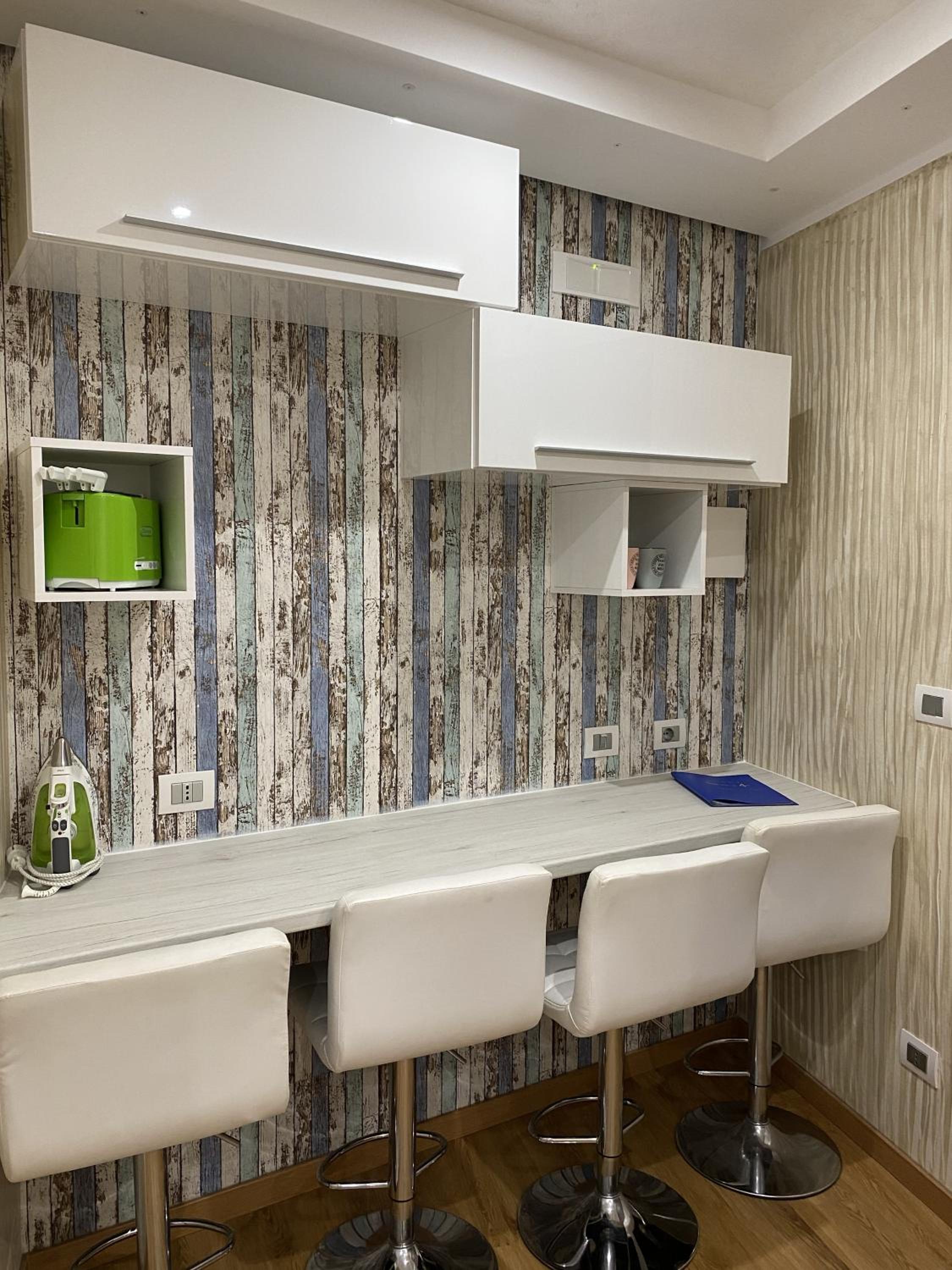Double Room with Balcony - Photo 10