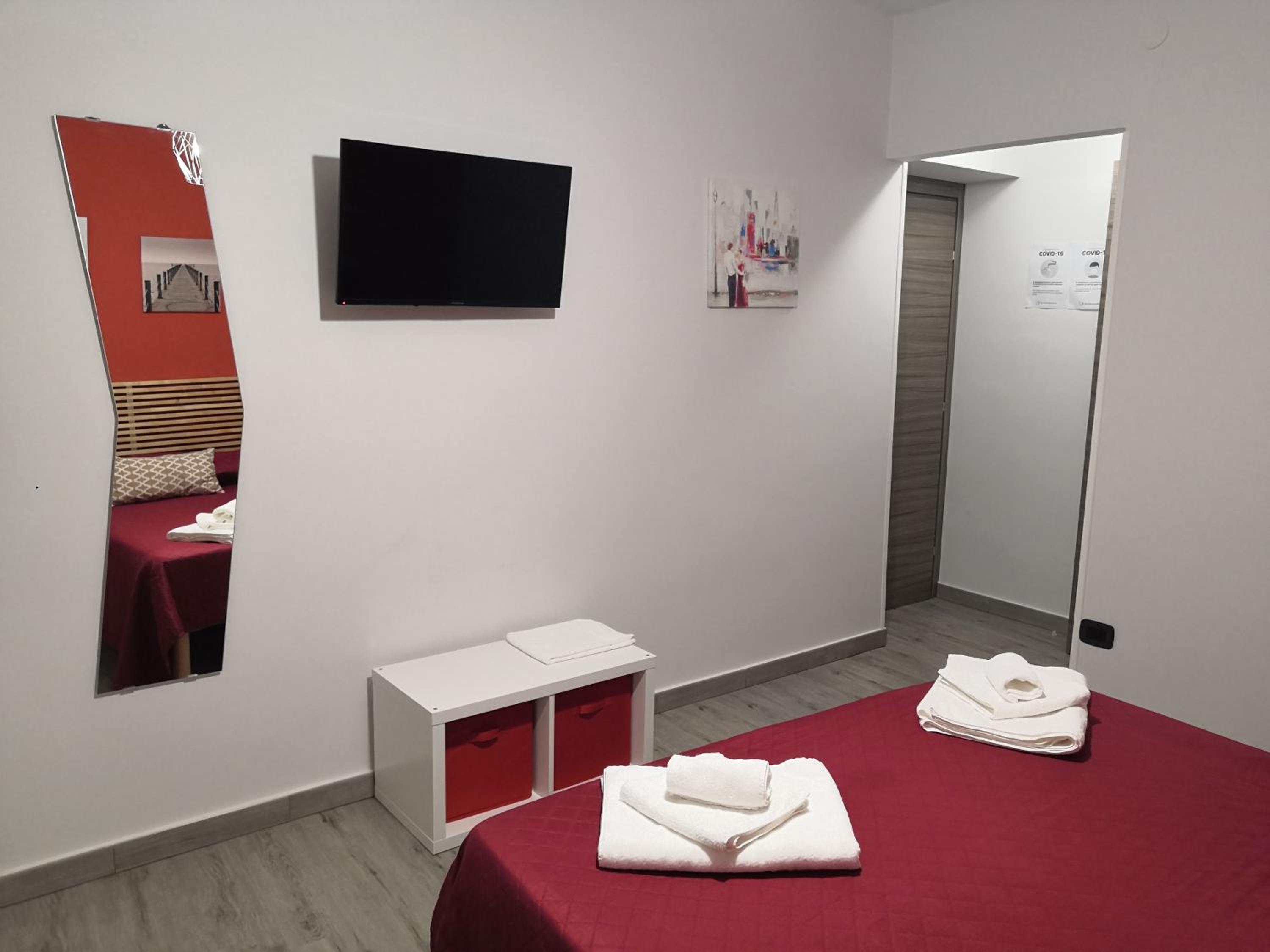 Deluxe Double Room - Photo 20