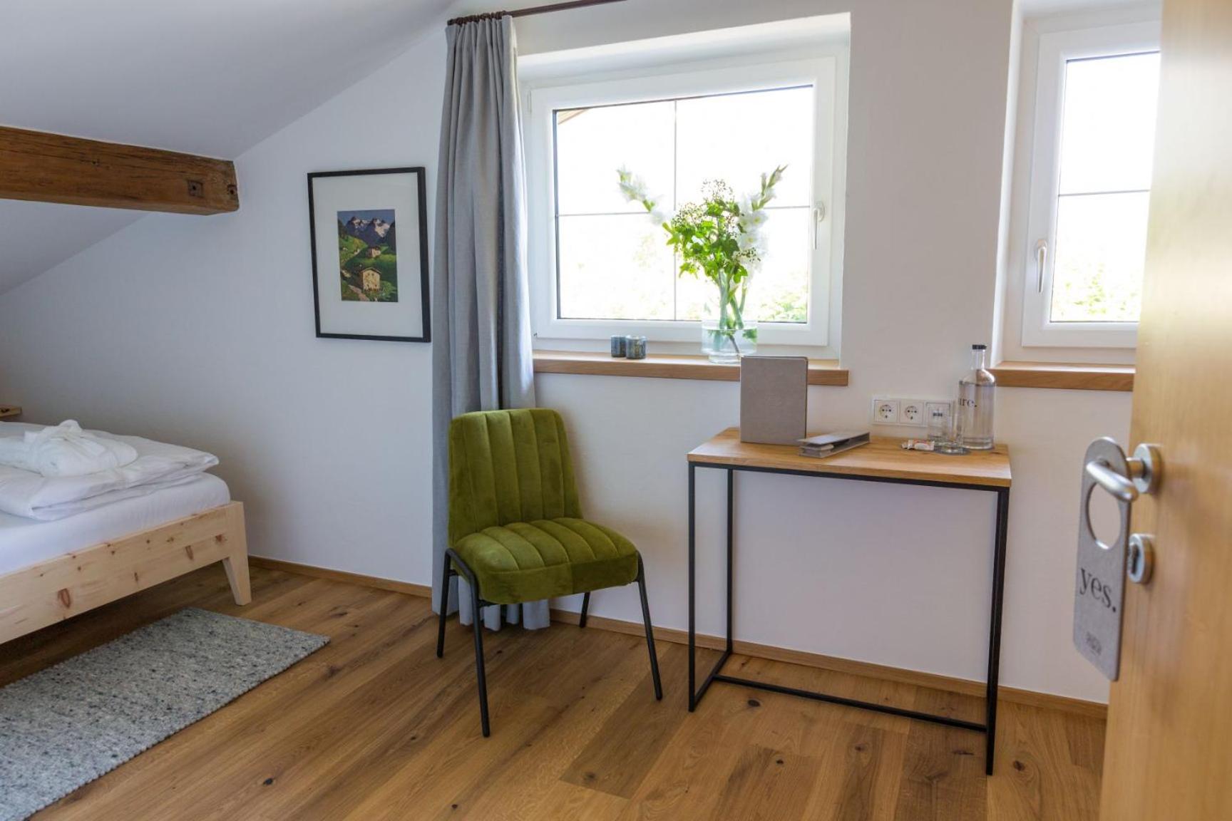 Economy Double Room - Photo 9