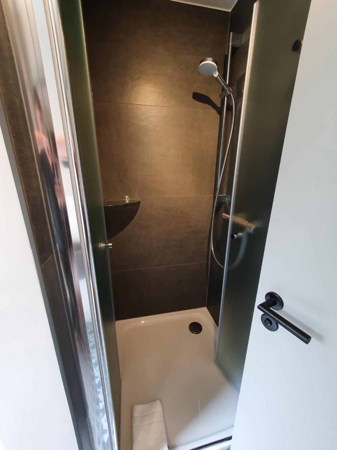 Quadruple Room with Private Bathroom photo 2