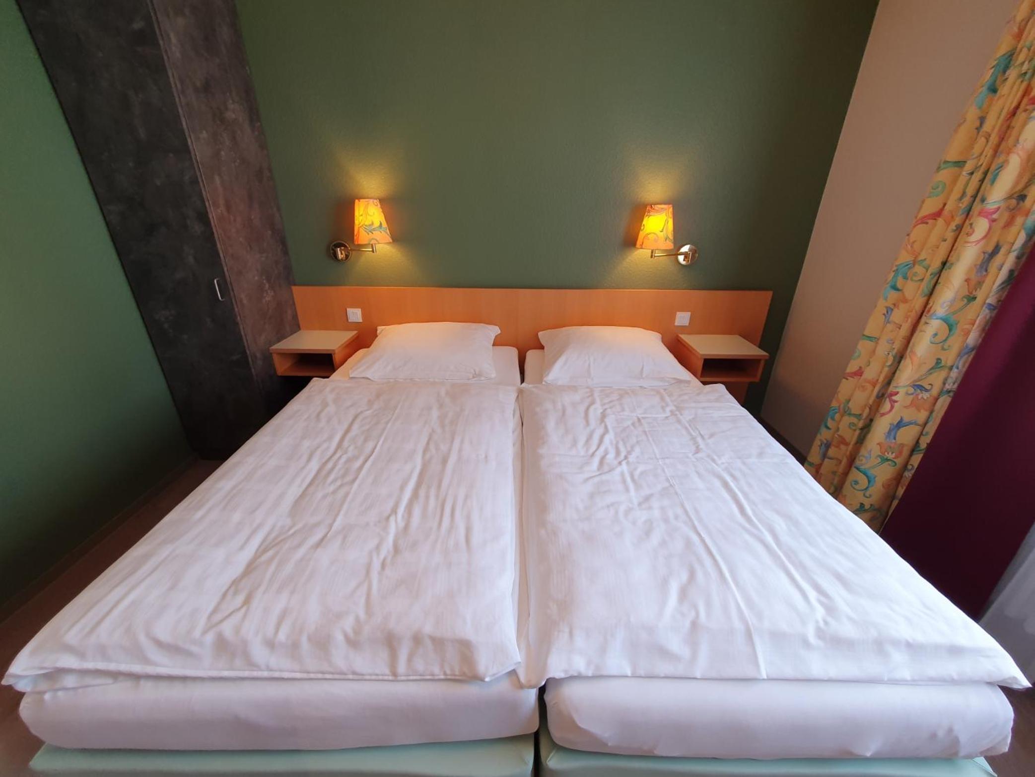 Quadruple Room with Private Bathroom photo 1