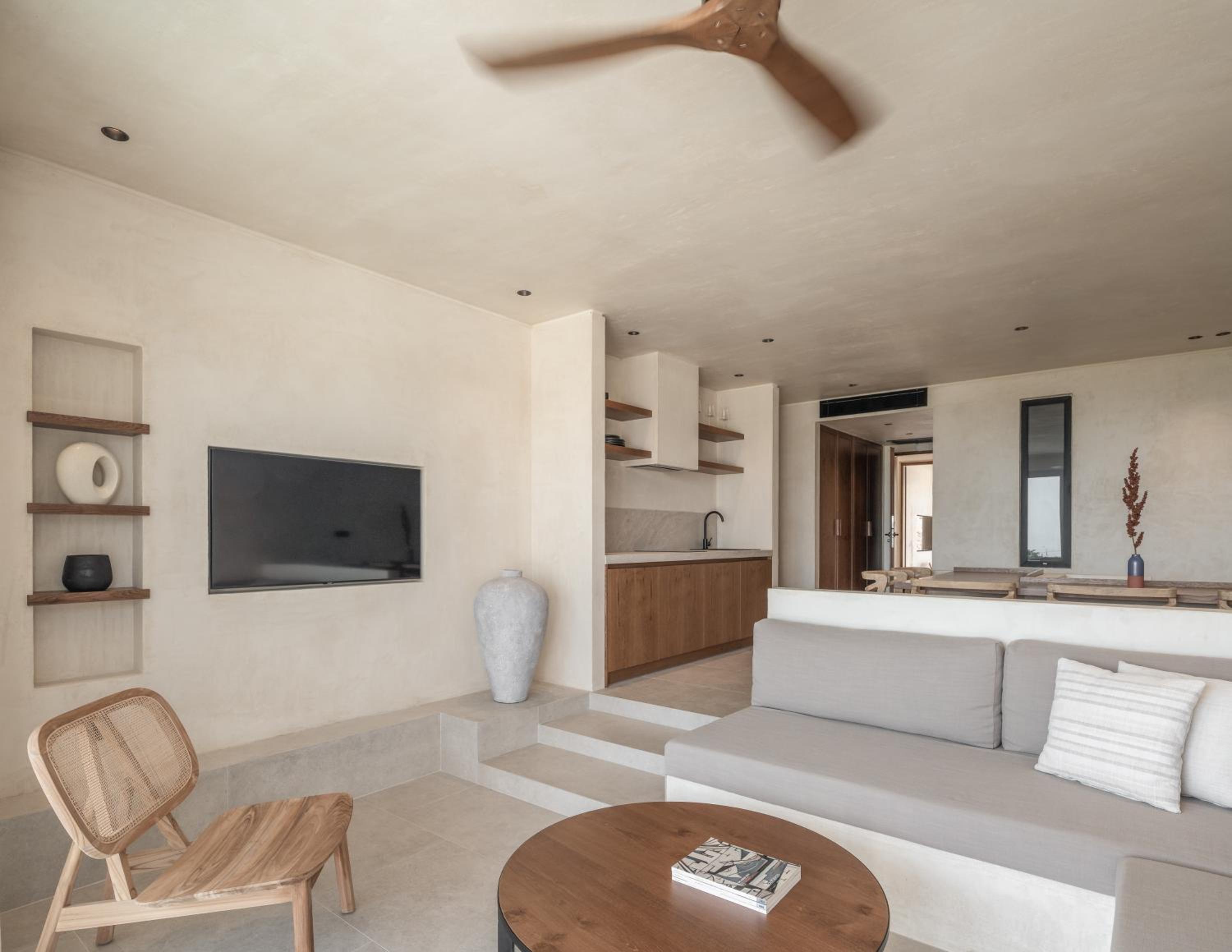 Signature Suite with Private Pool - Photo 7