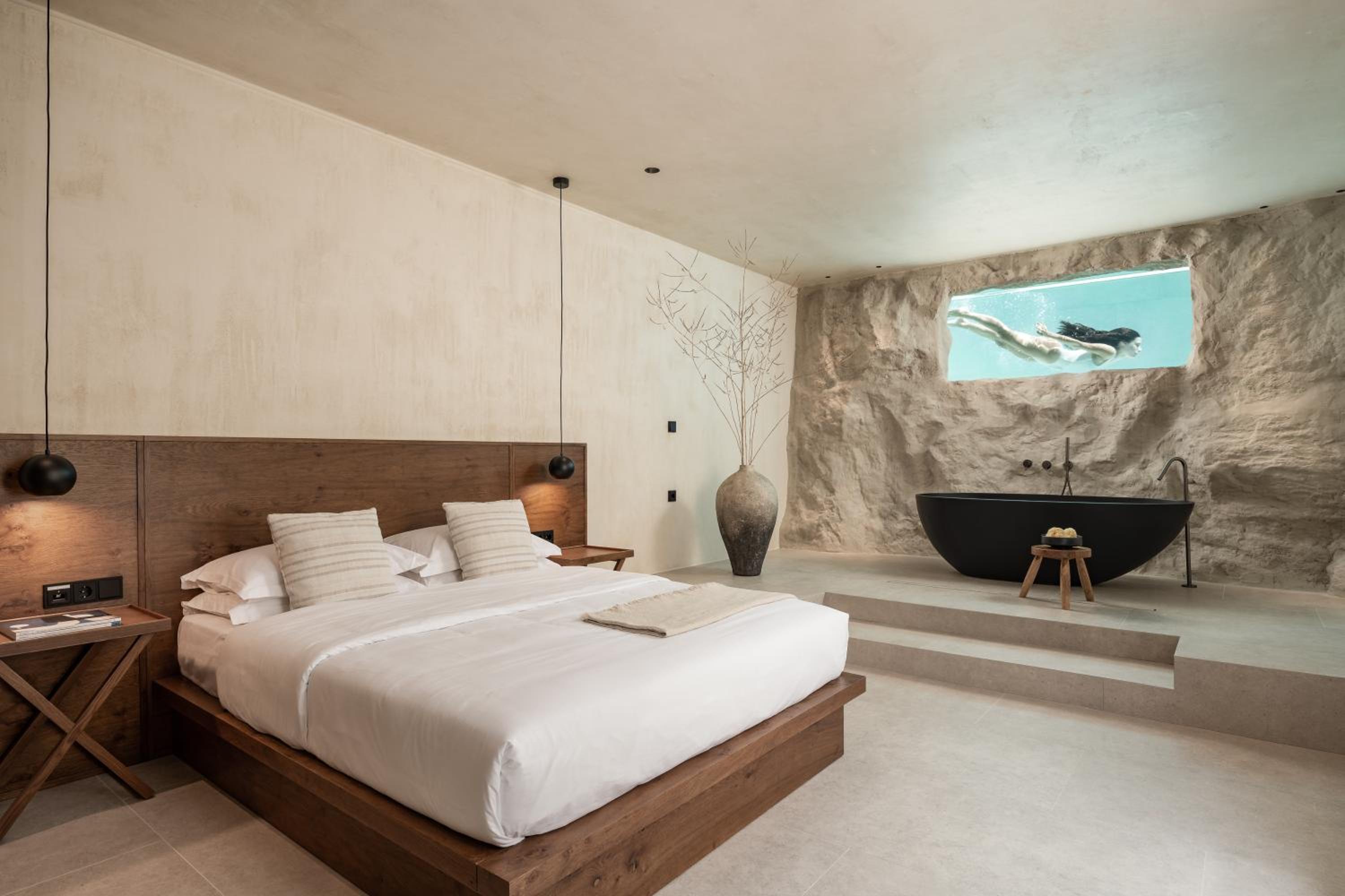 Signature Suite with Private Pool - Photo 1