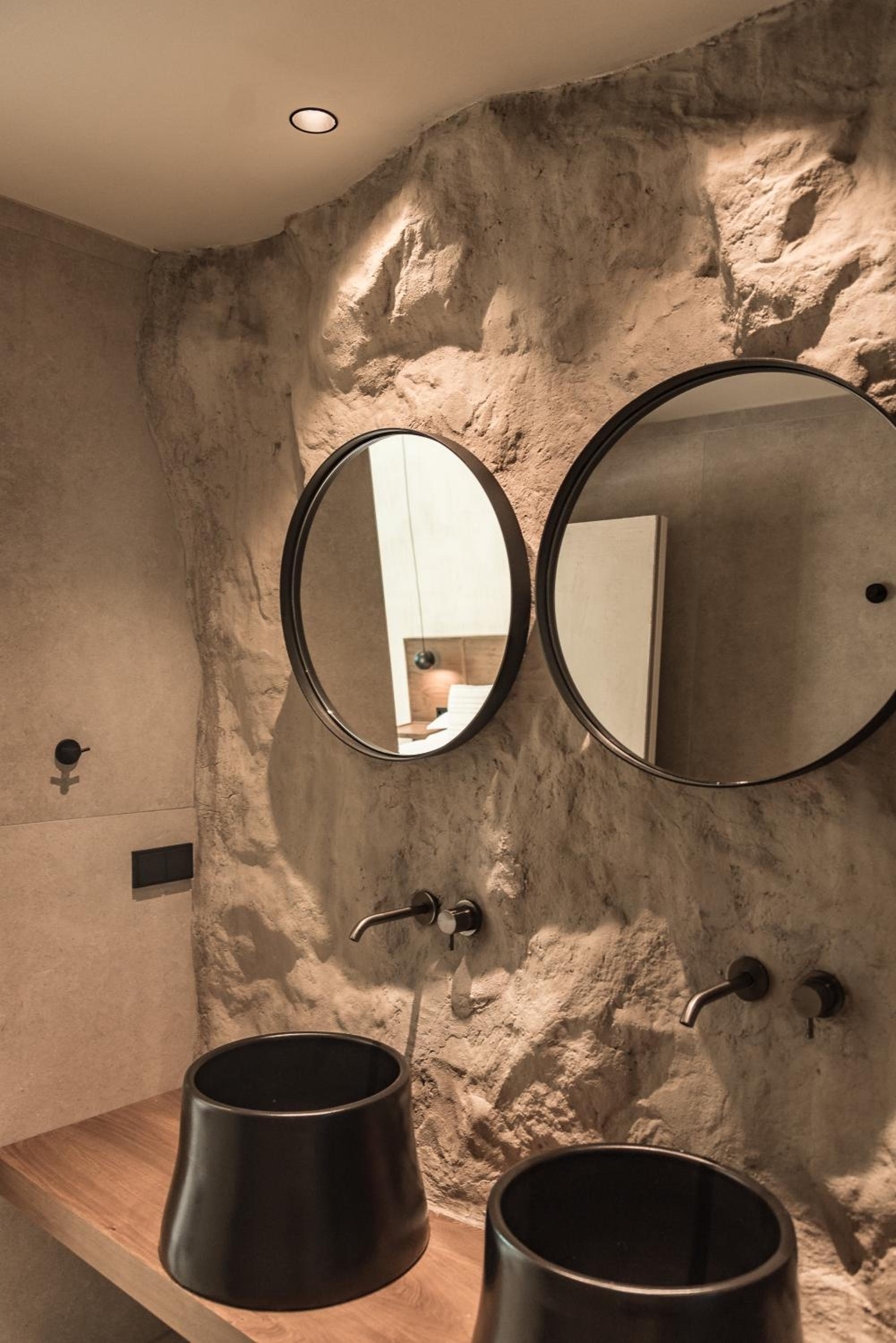 Signature Suite with Private Pool - Photo 19