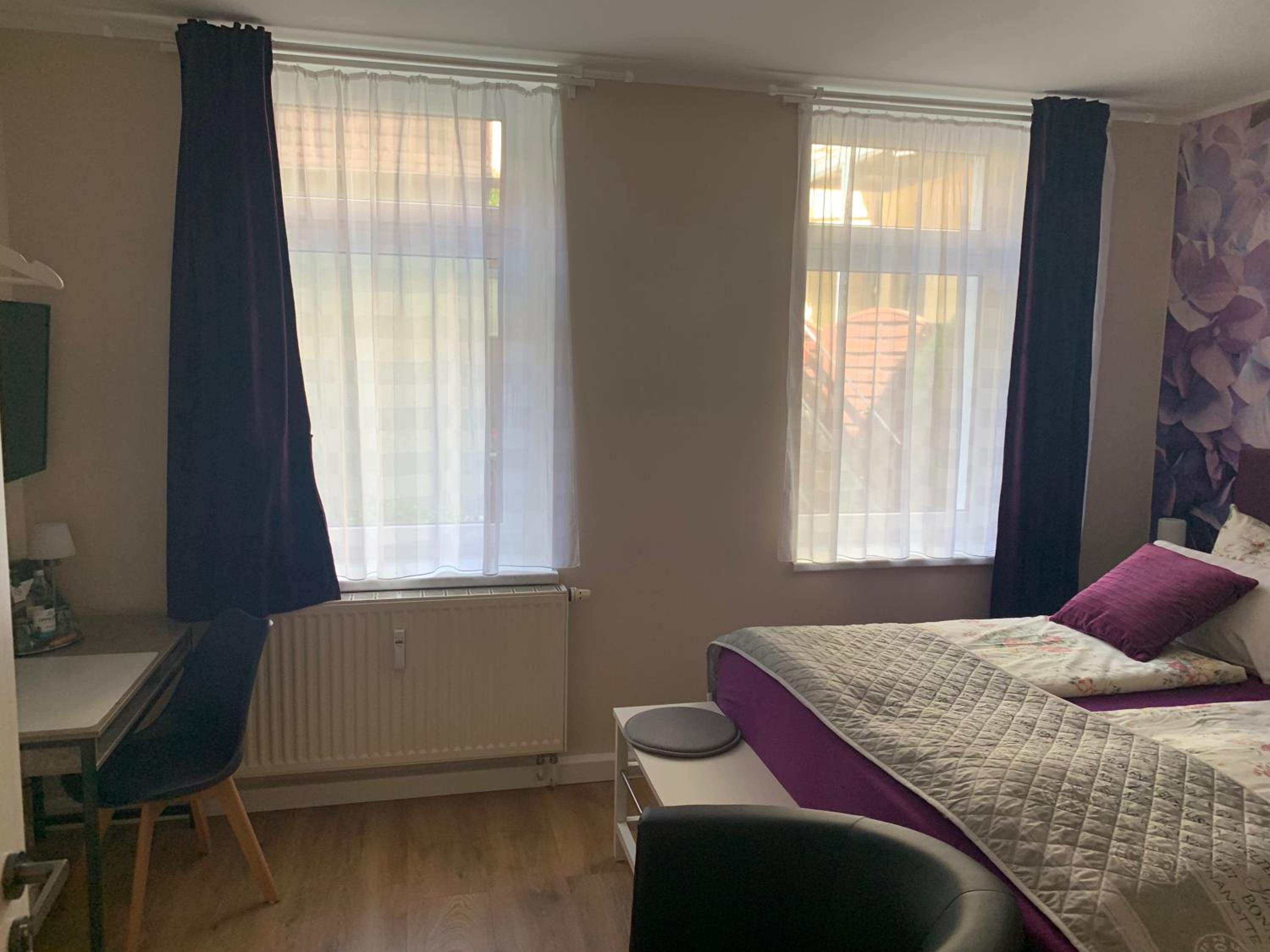 Double or Twin Room - Photo 9