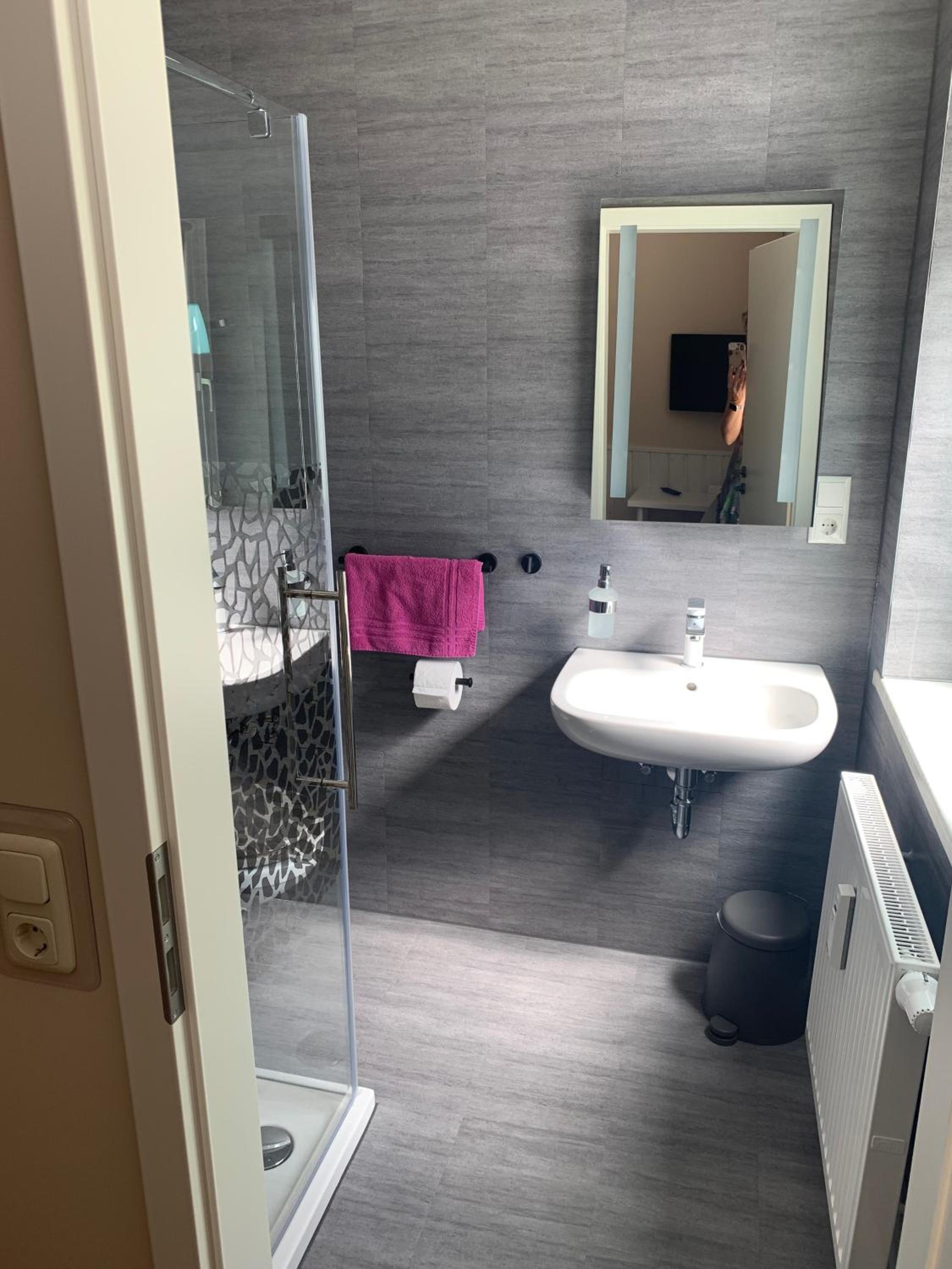 Single Room photo 2