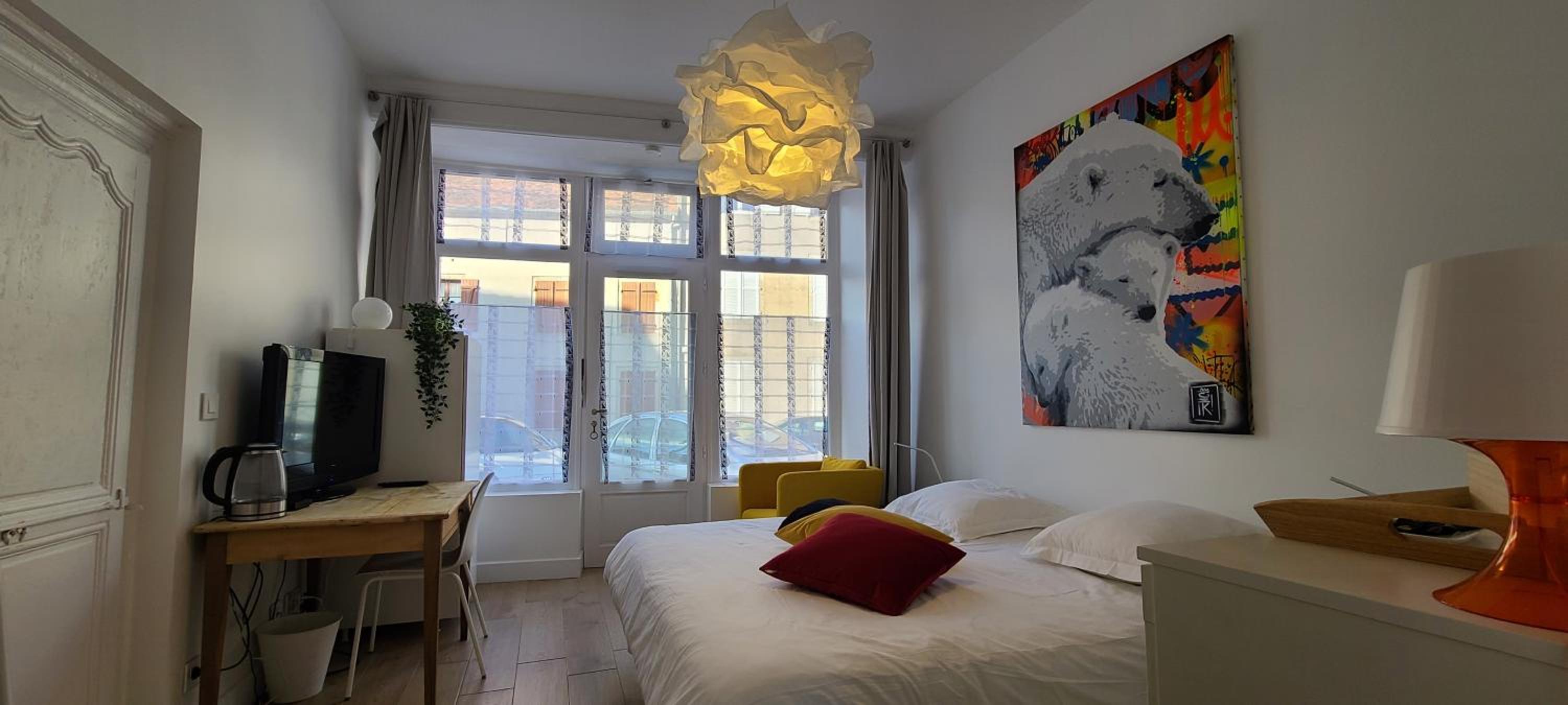 Double or Twin Room with Private Bathroom - Photo 4