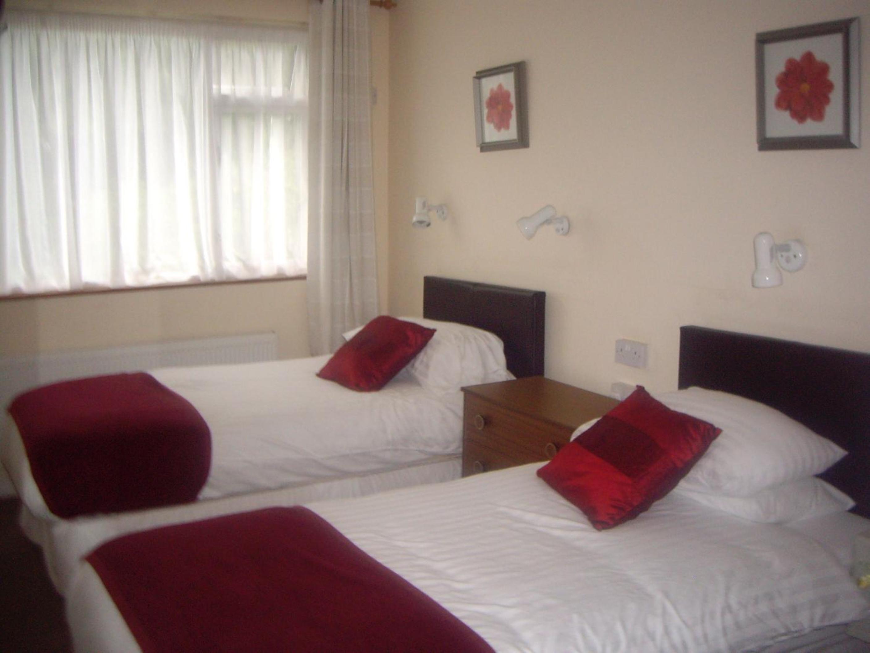 Twin Room - Photo 1