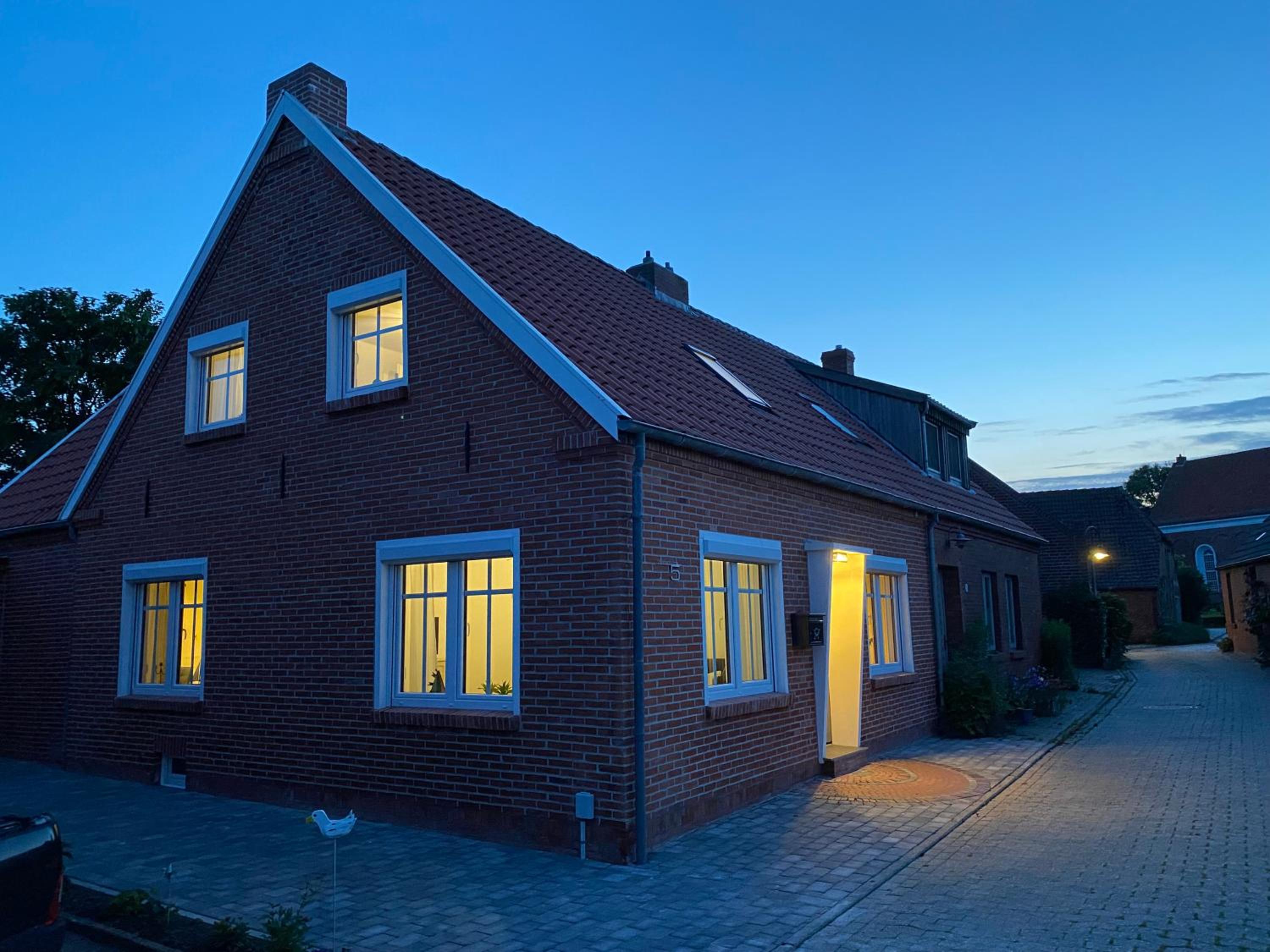 Three-Bedroom House photo 3