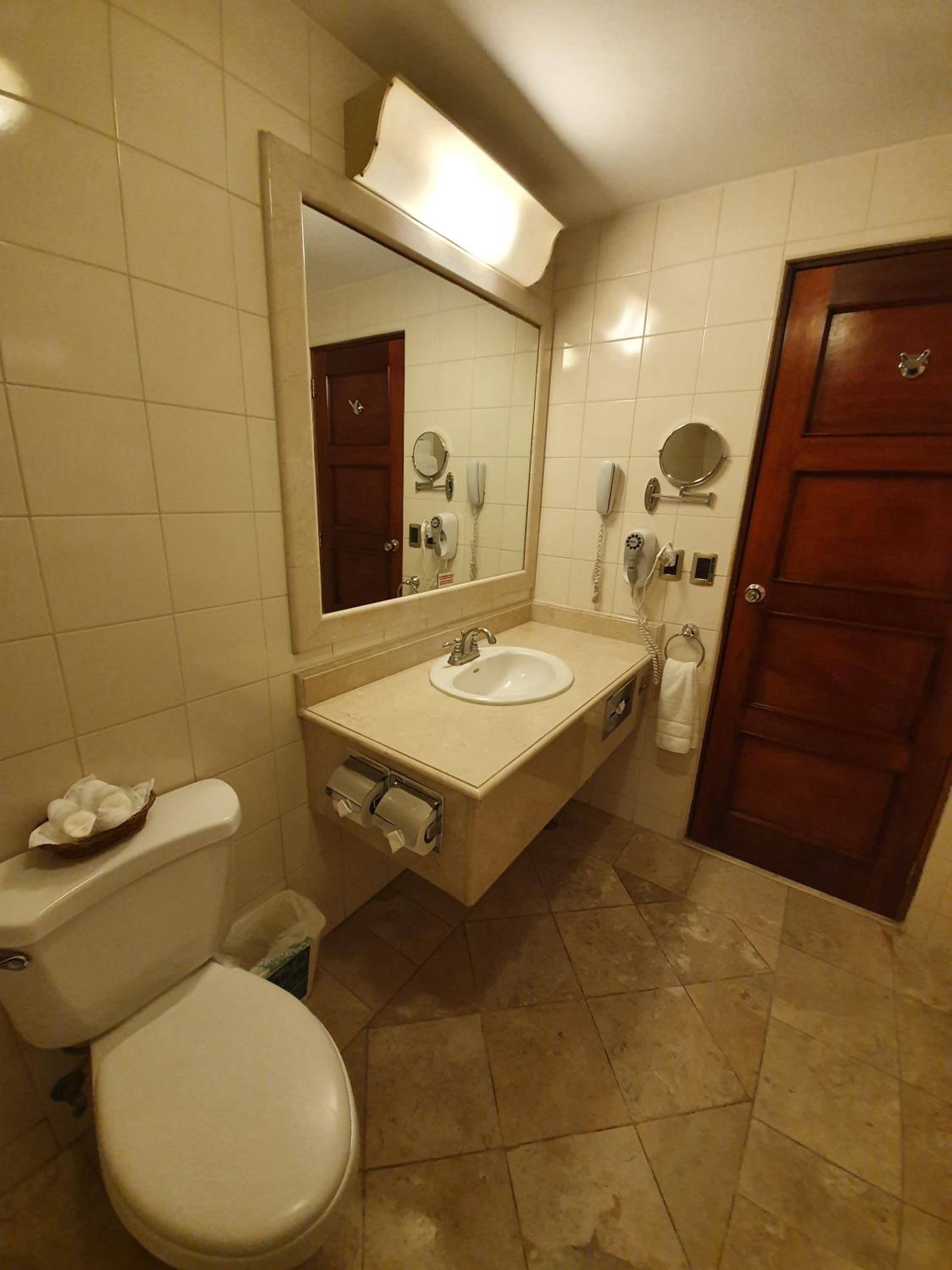 Double Room with Two Double Beds - Non-Smoking photo 2