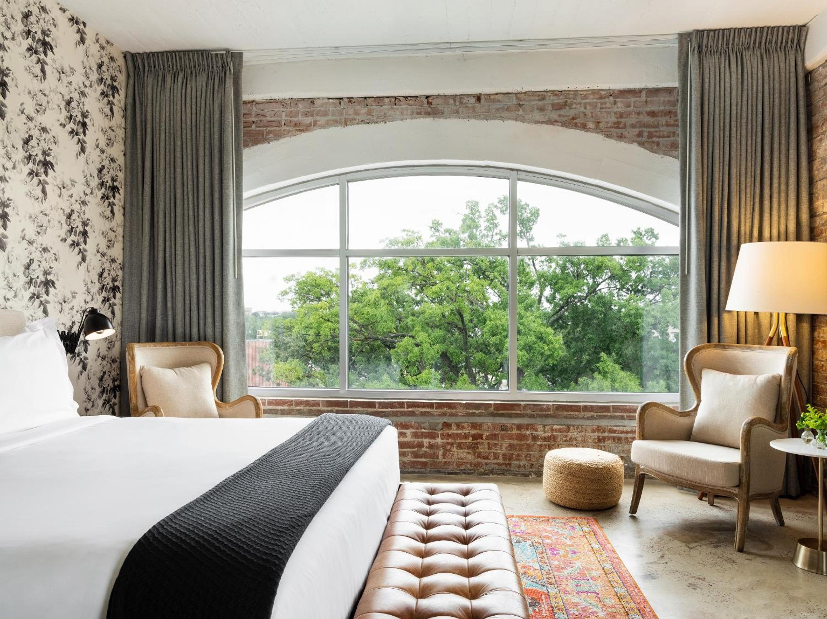 Deluxe Junior Suite