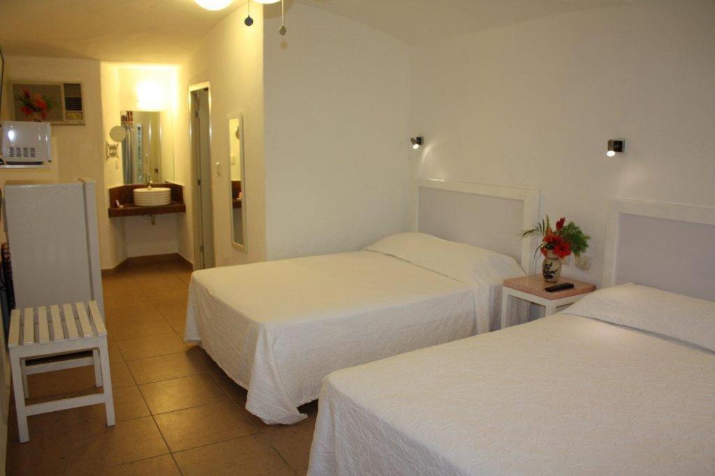 Quadruple Room - Photo 1