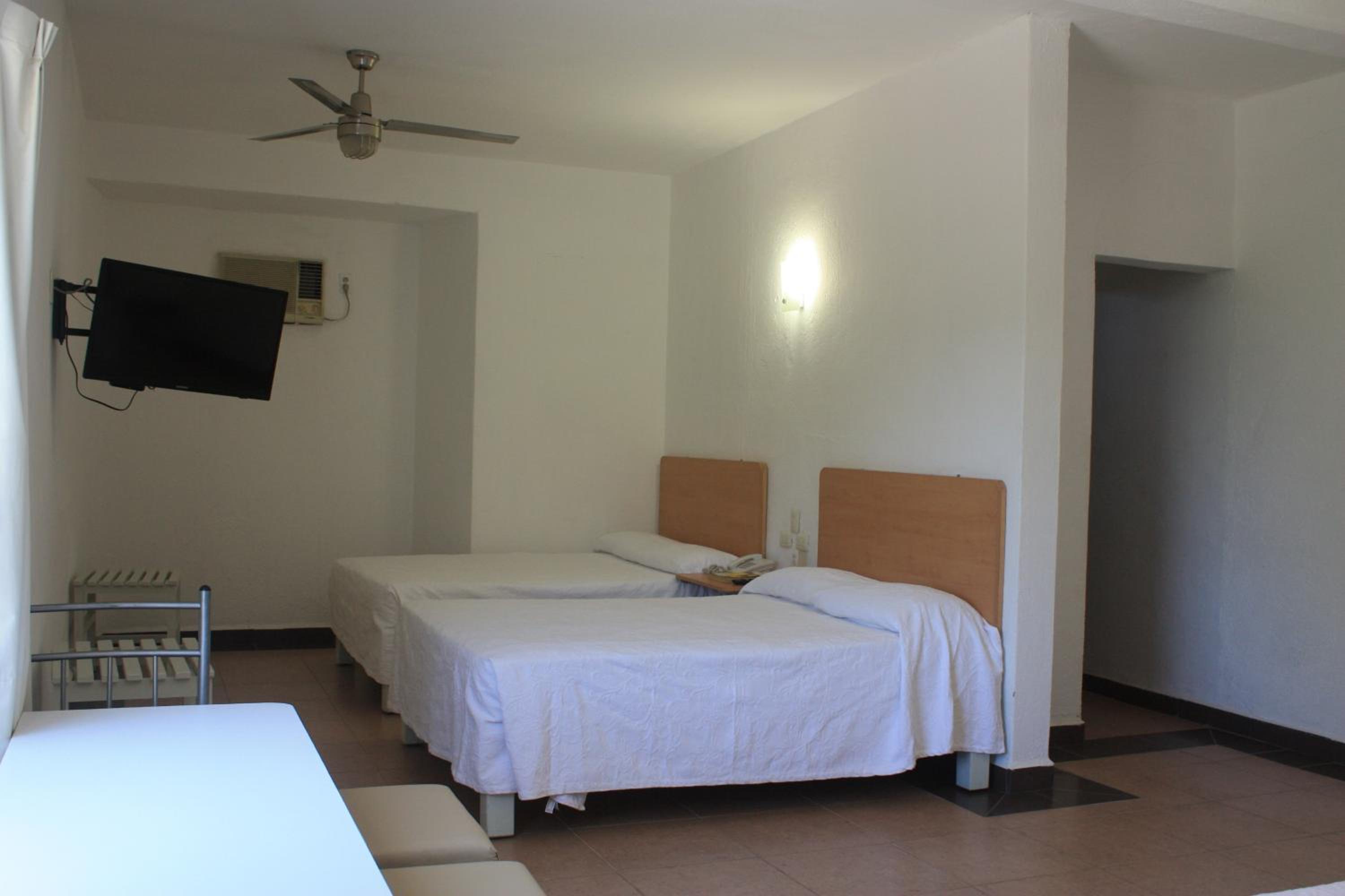 Quadruple Room - Photo 4