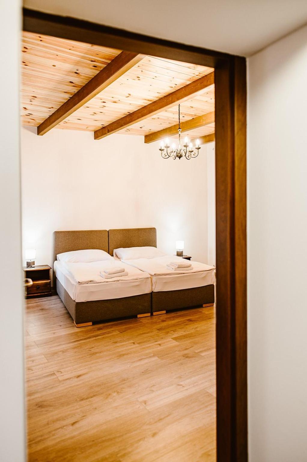 Deluxe Double or Twin Room - Photo 11