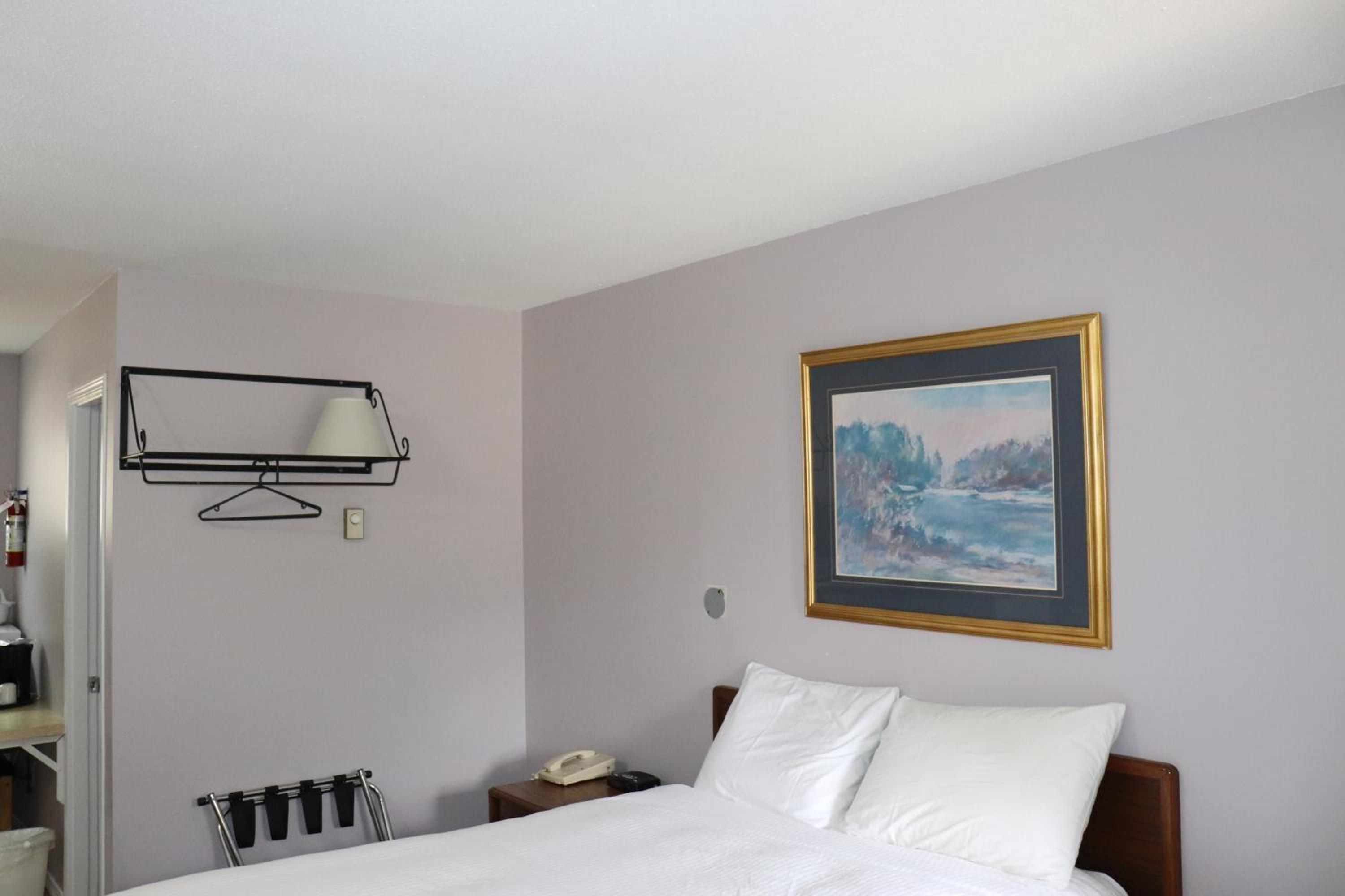 Standard Queen Room photo 1