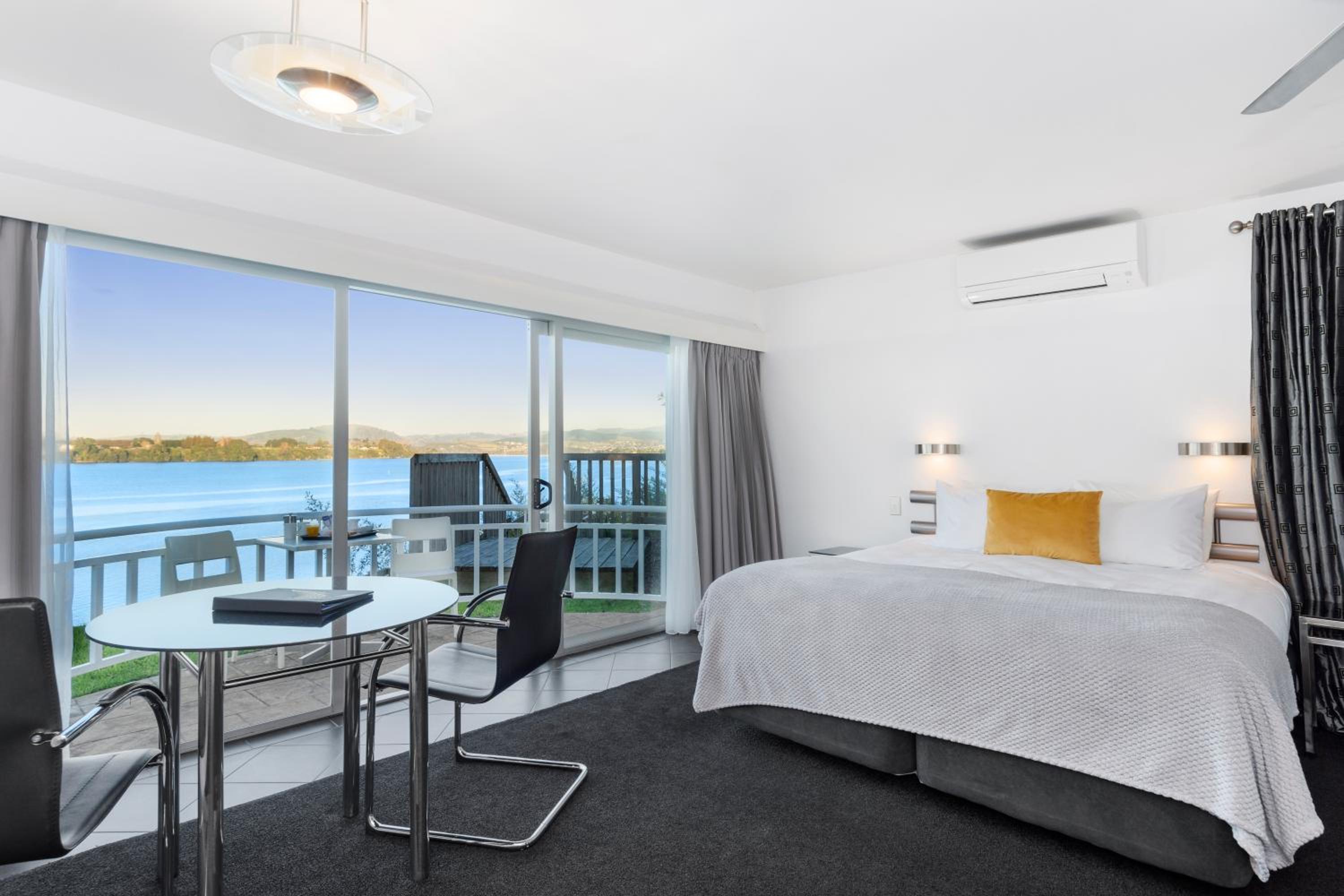 Premier Suite with Spa Bath and Patio - Water Front