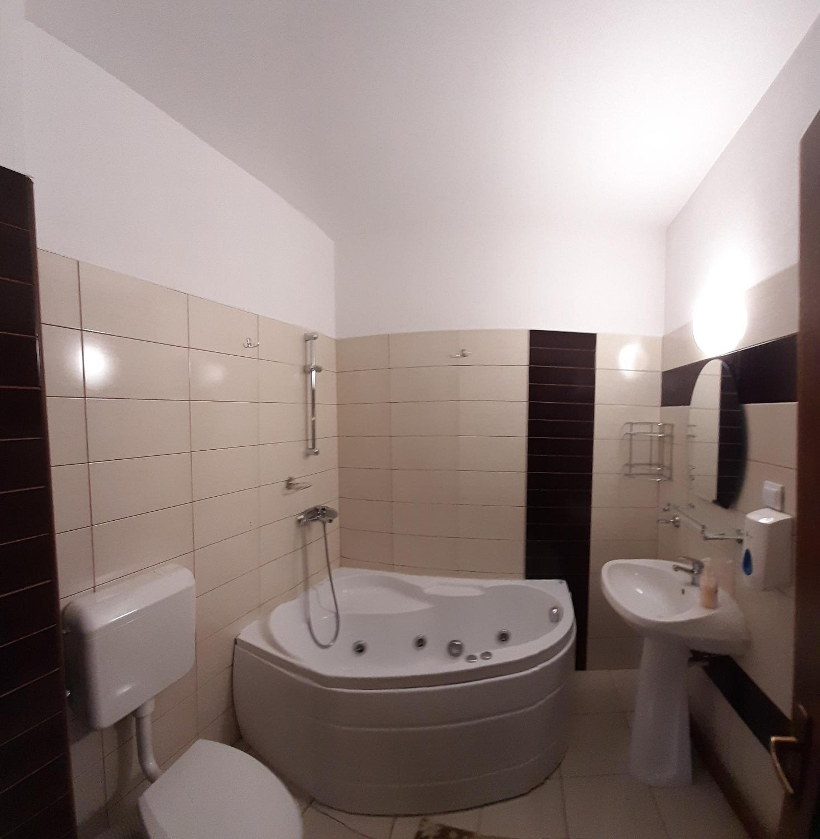 Triple Room - Disability Access photo 3