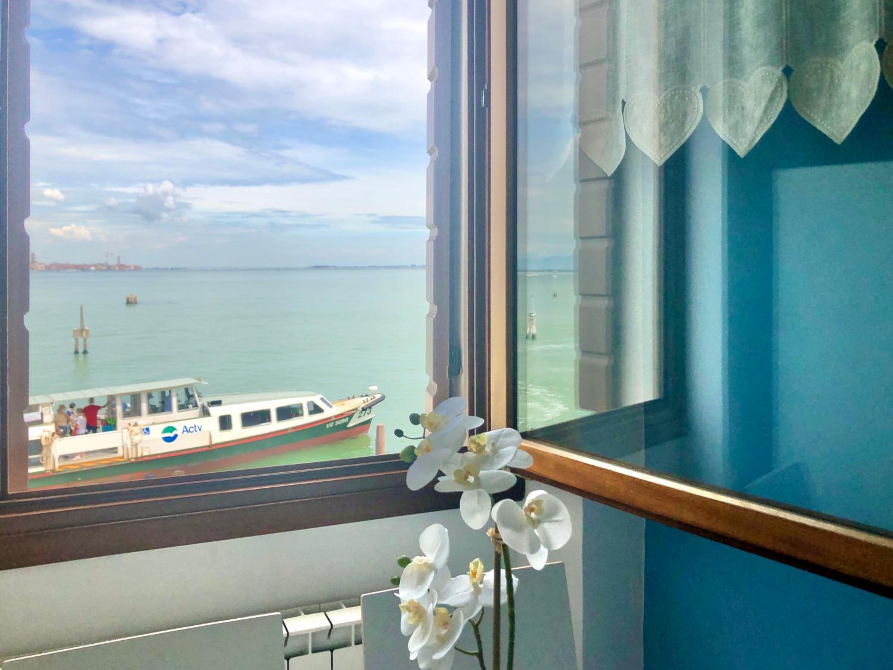 Two-Bedroom Apartment with Sea View photo 2