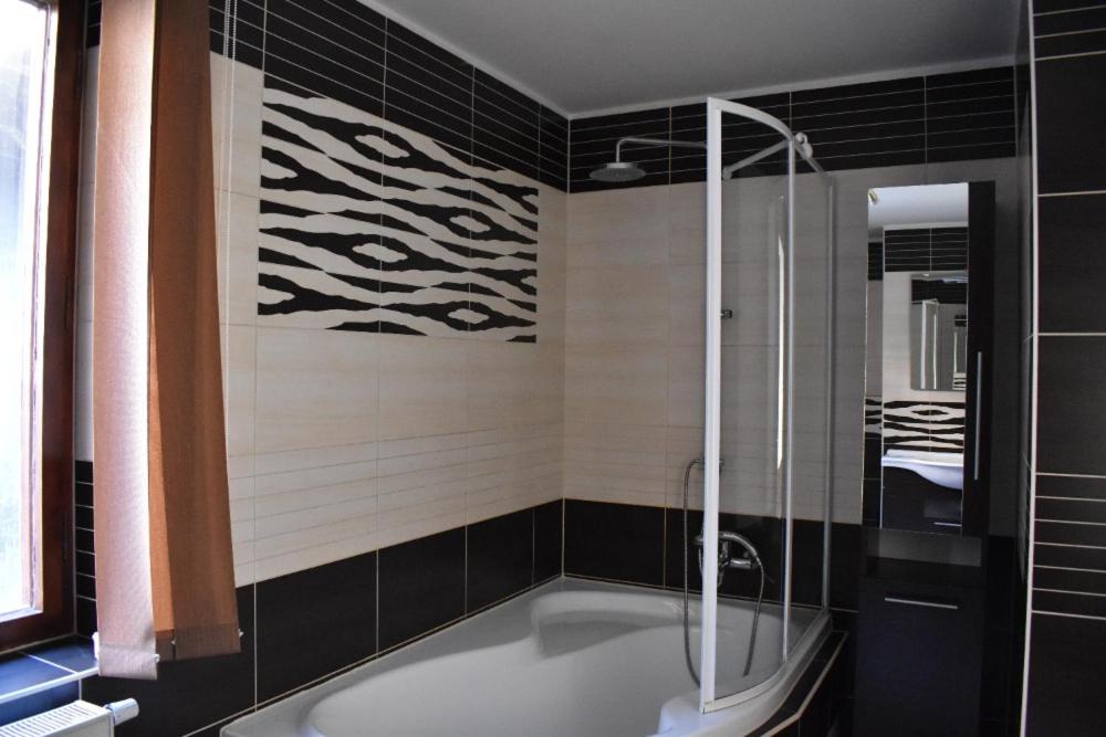 Apartment with Sauna - Photo 11