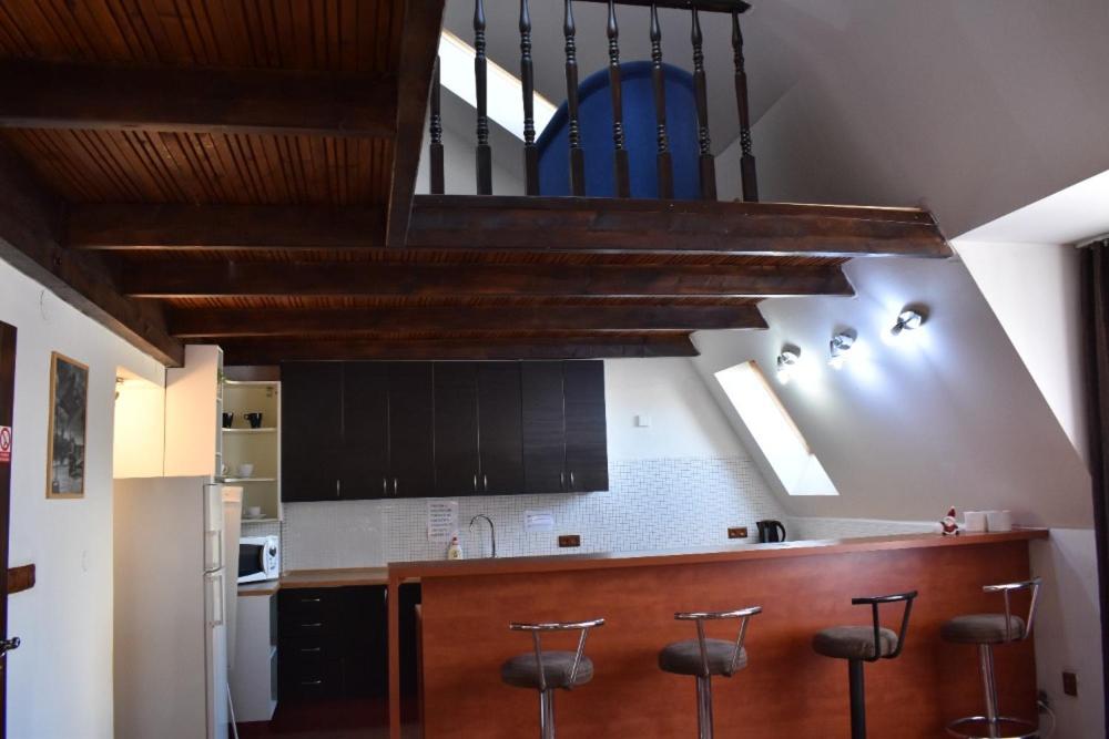 Apartment - Split Level - Photo 8
