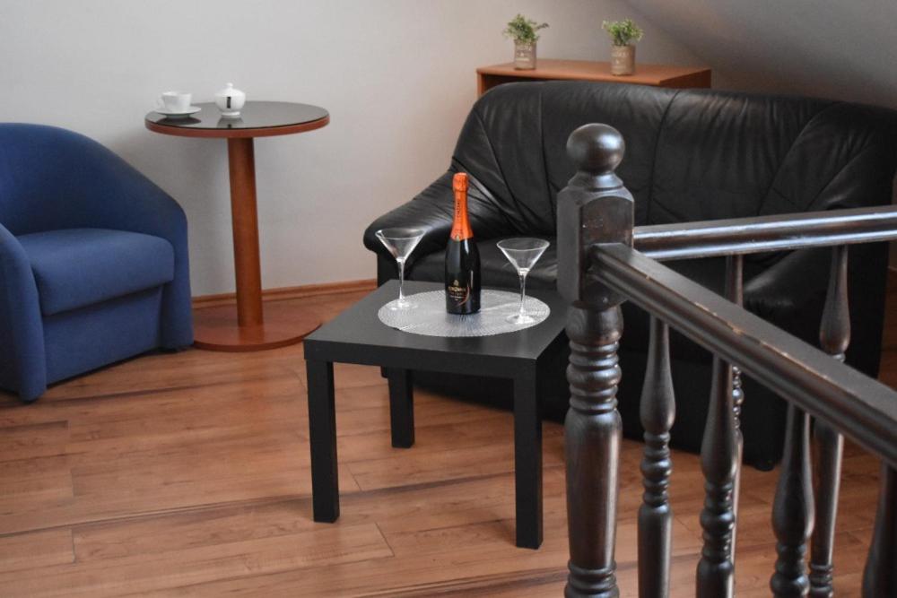 Apartment - Split Level - Photo 3