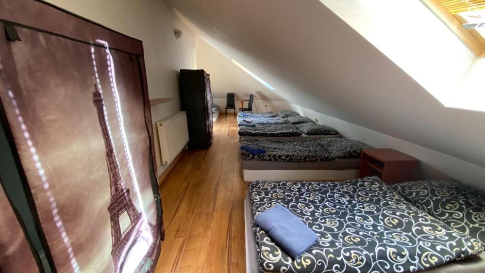 Apartment - Split Level - Photo 18