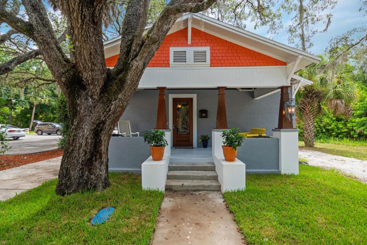 Three-Bedroom House photo 1