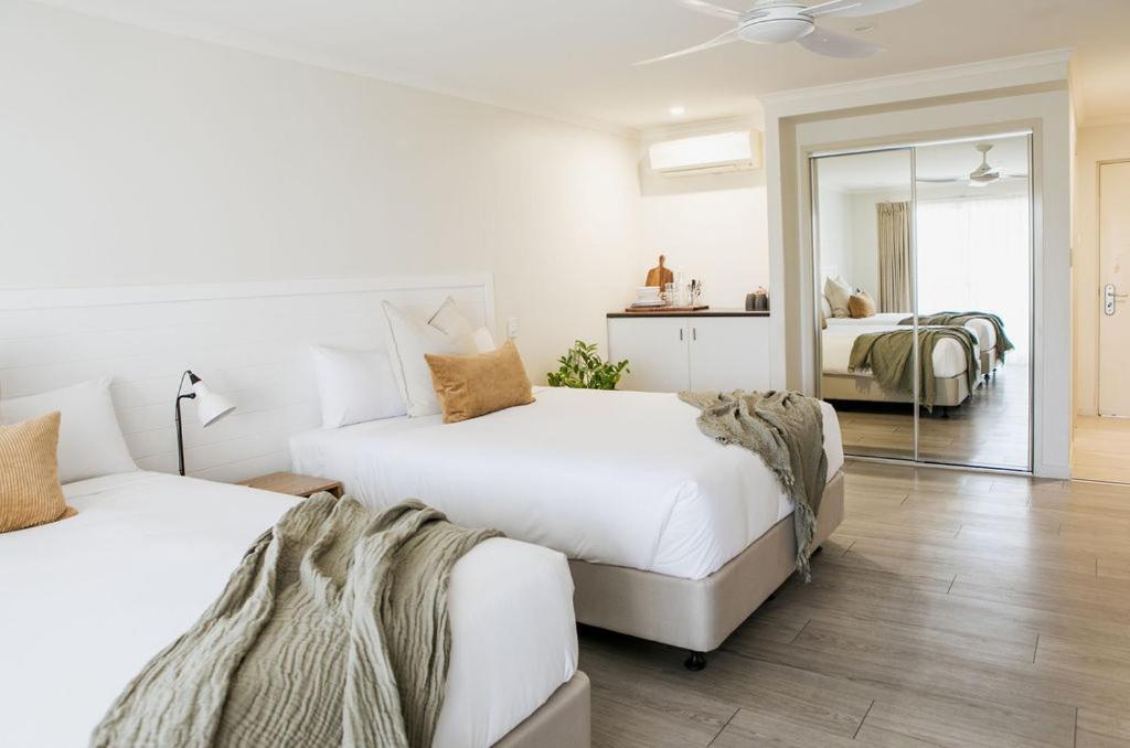 Twin Room - Photo 2