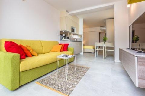 Deluxe Apartment photo 3