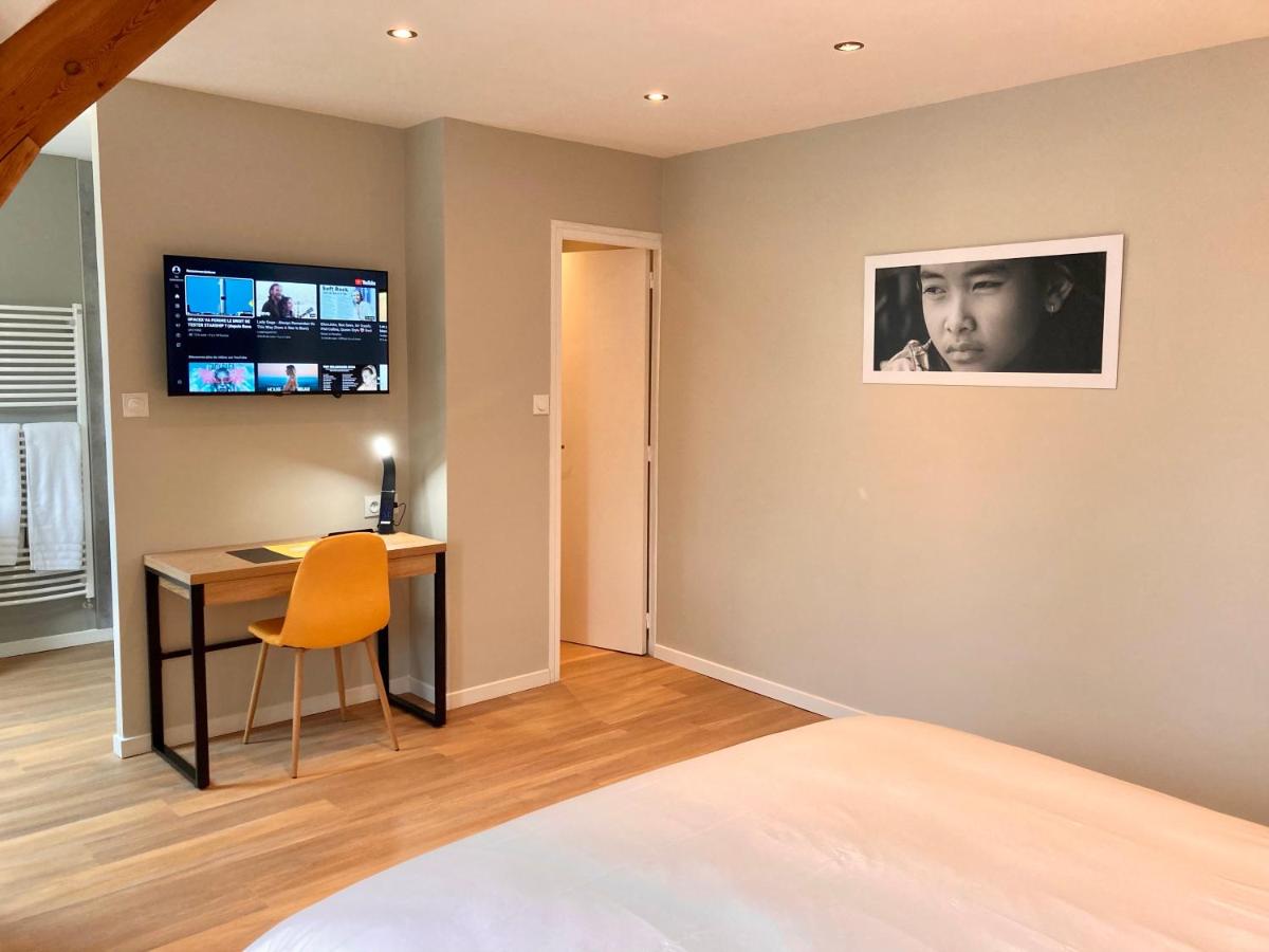 Queen Room photo 2