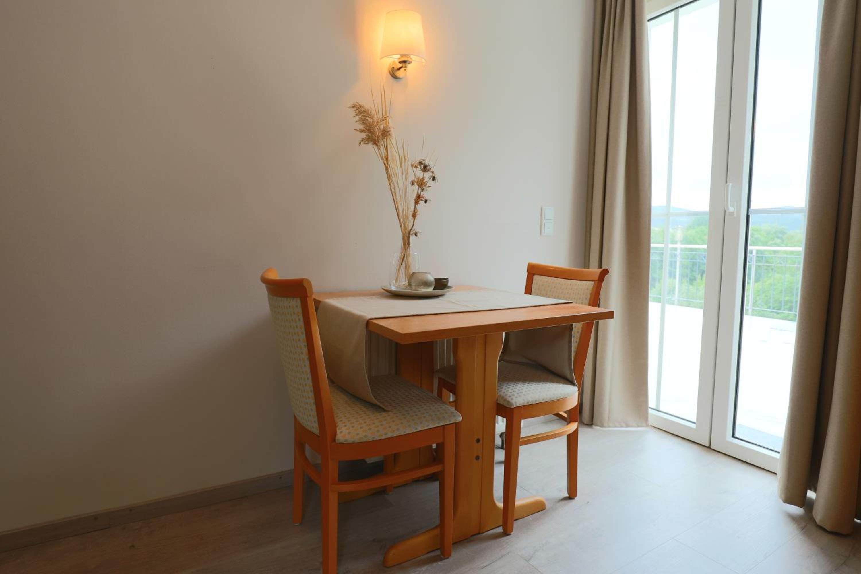 Apartment with Terrace - Photo 7