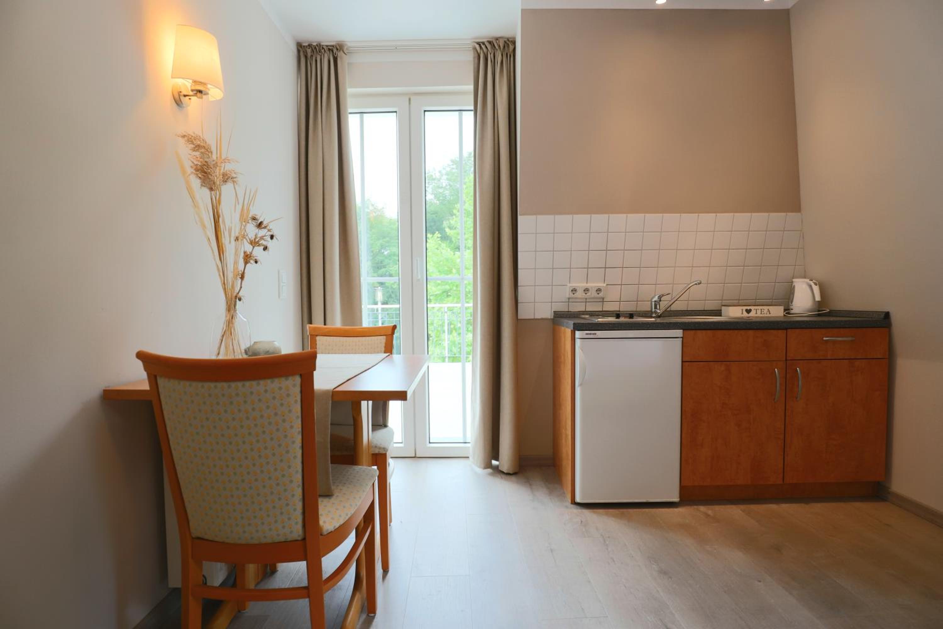 Apartment with Terrace - Photo 9