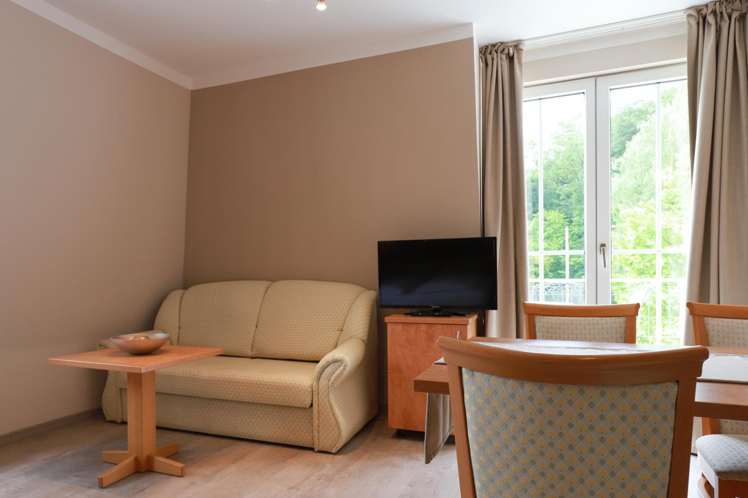 Apartment with Mountain View - Photo 1