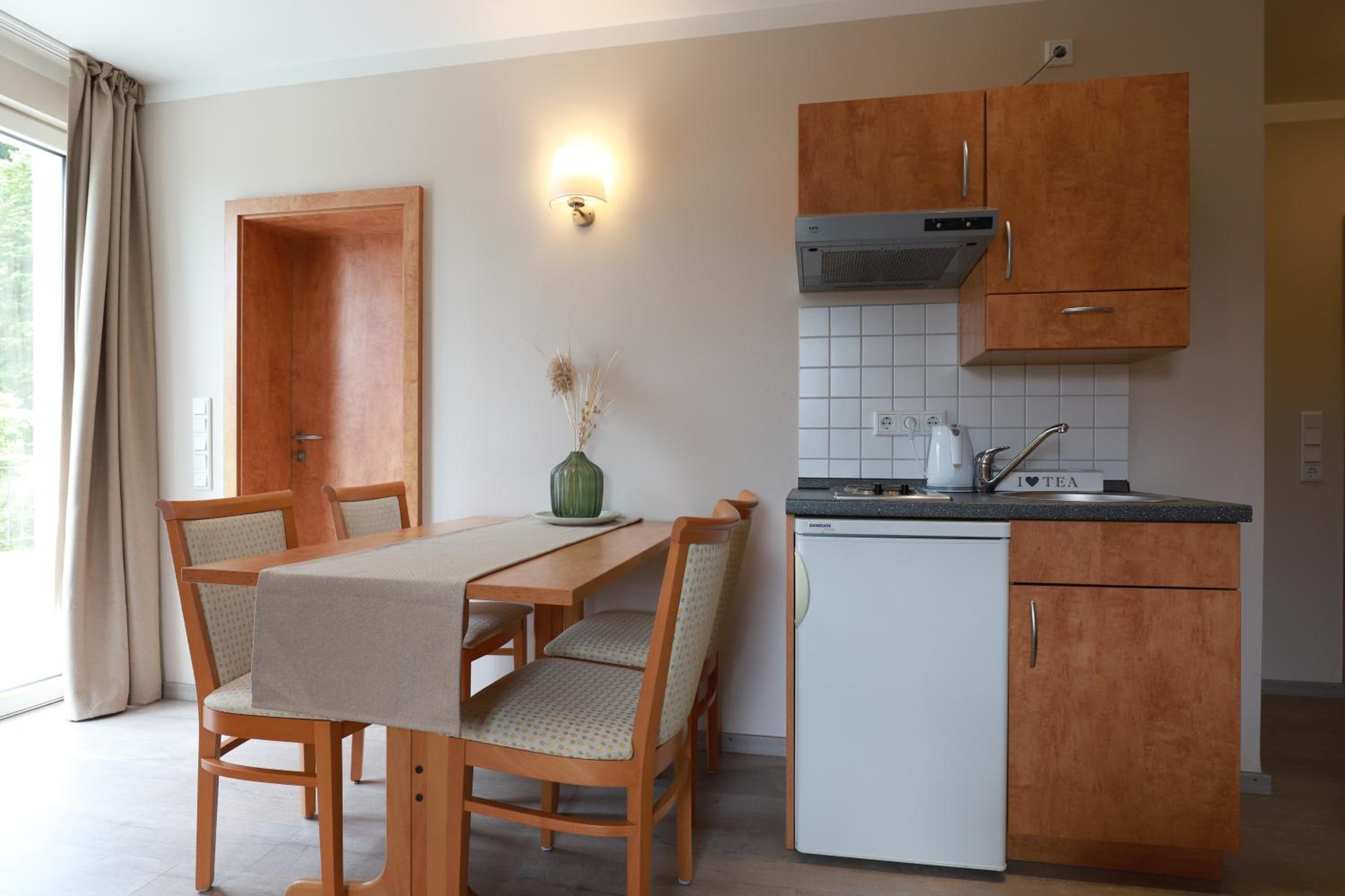 Apartment with Mountain View - Photo 9