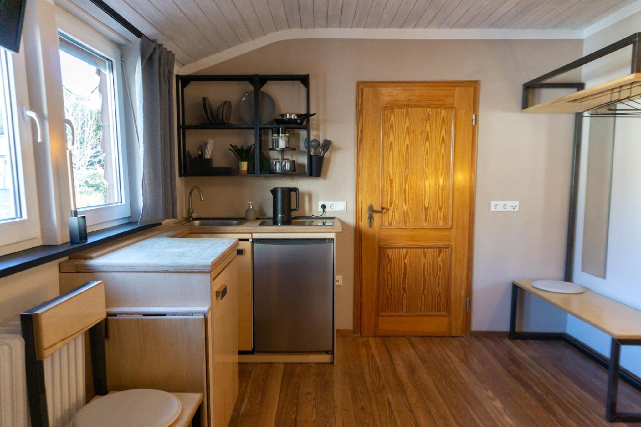 Apartment with Shower - Photo 8