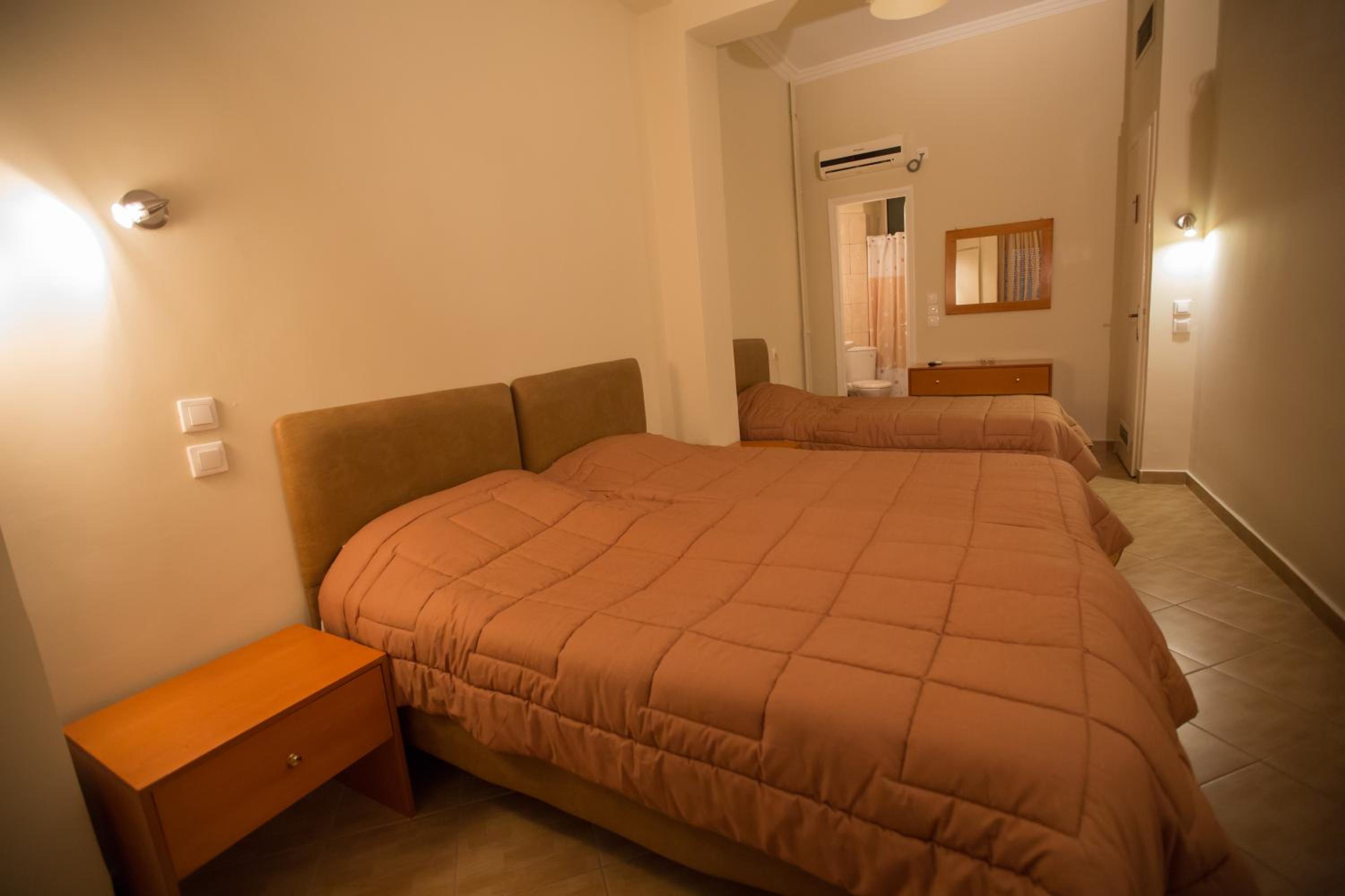 Standard Triple Room - Photo 4