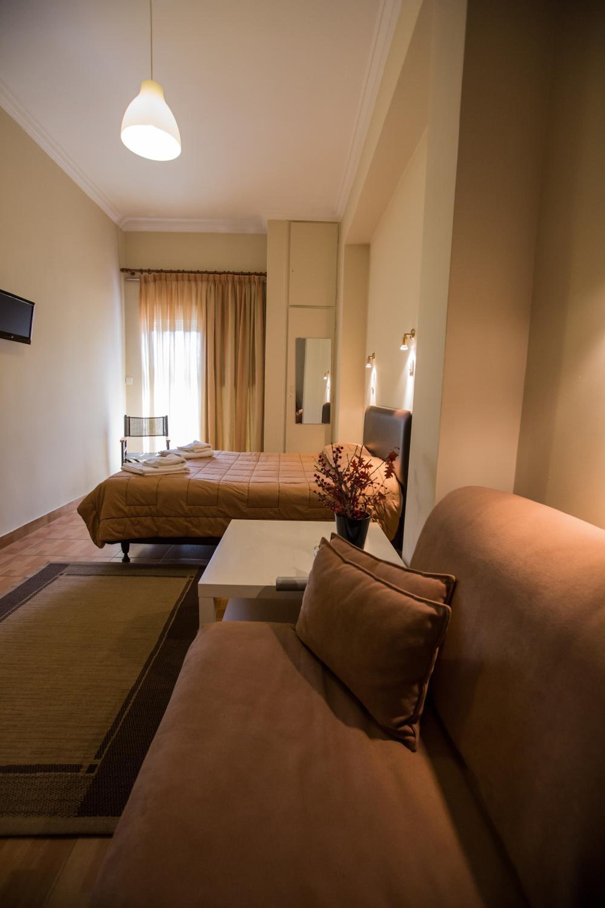 Standard Twin Room - Photo 4