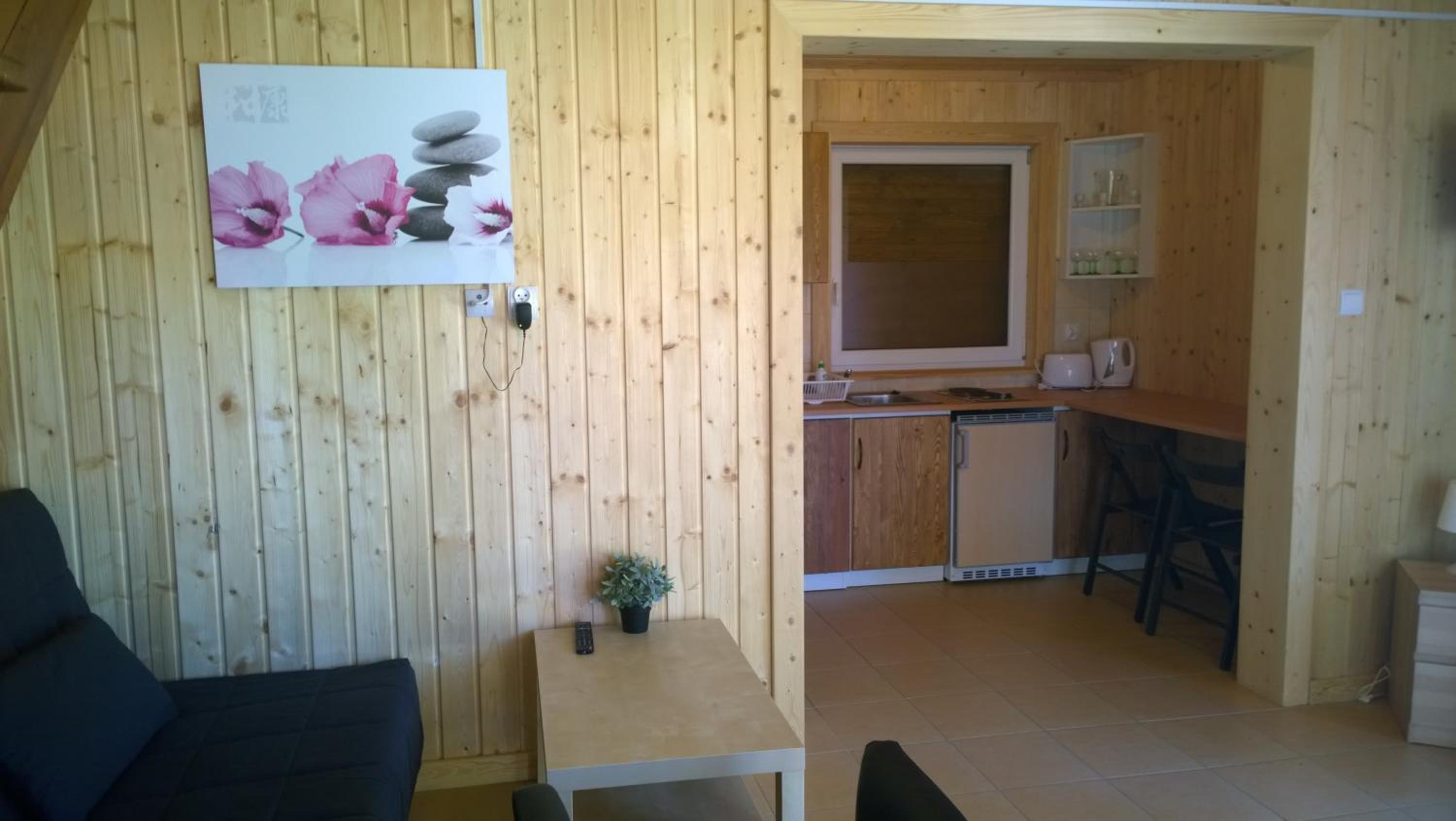 Chalet (8 Adults)