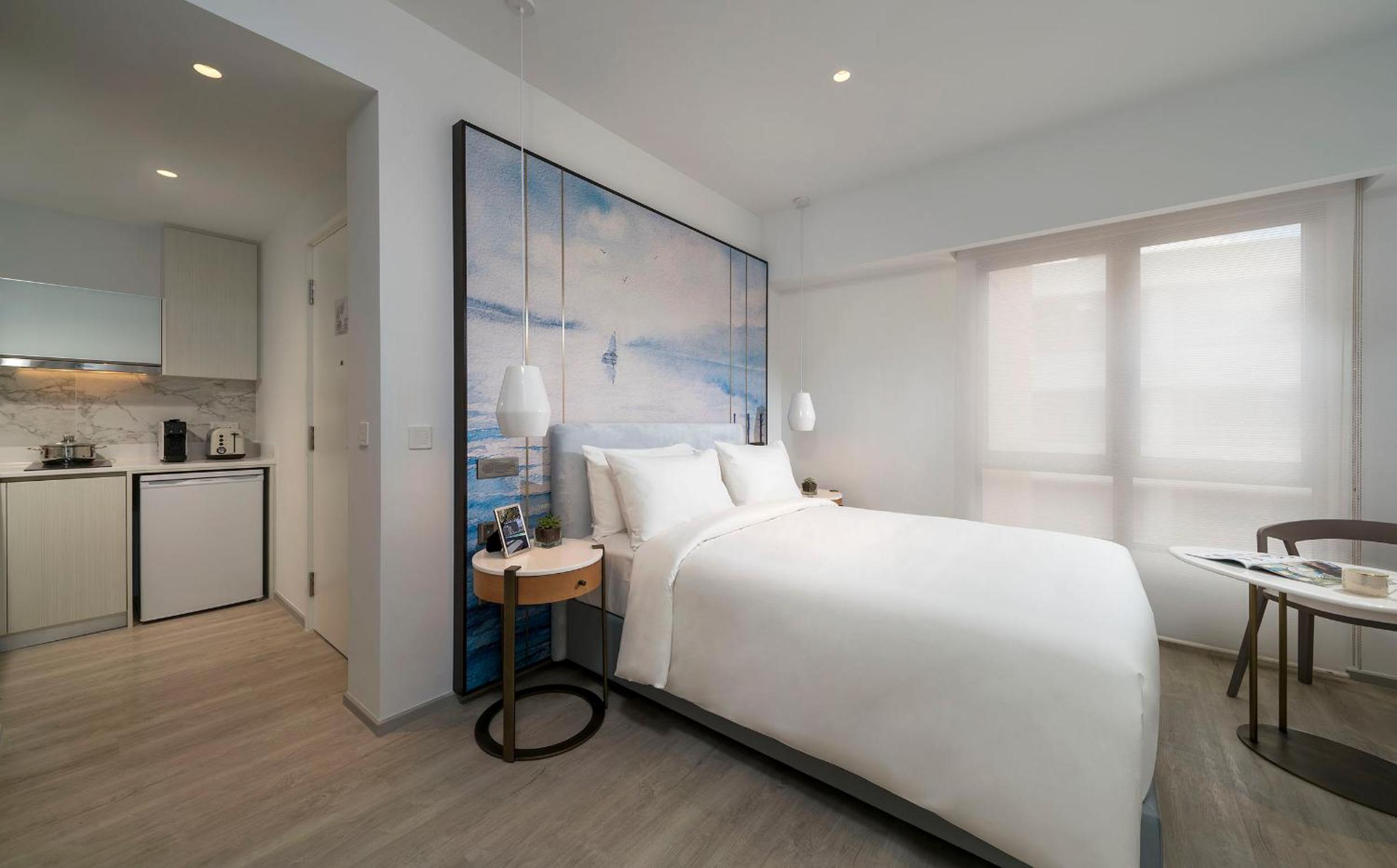 Studio Suite with Kitchenette photo 3