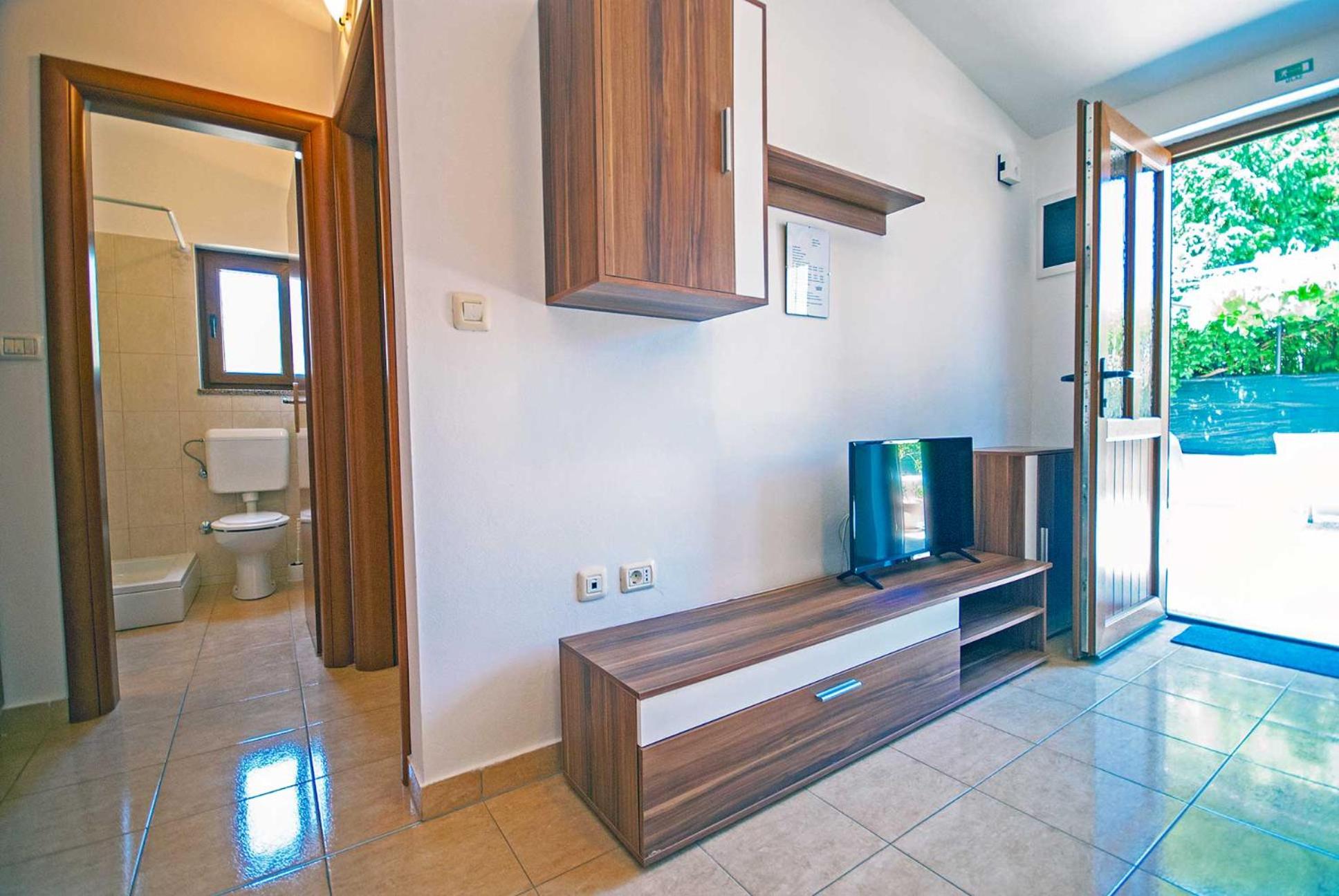One-Bedroom House photo 1