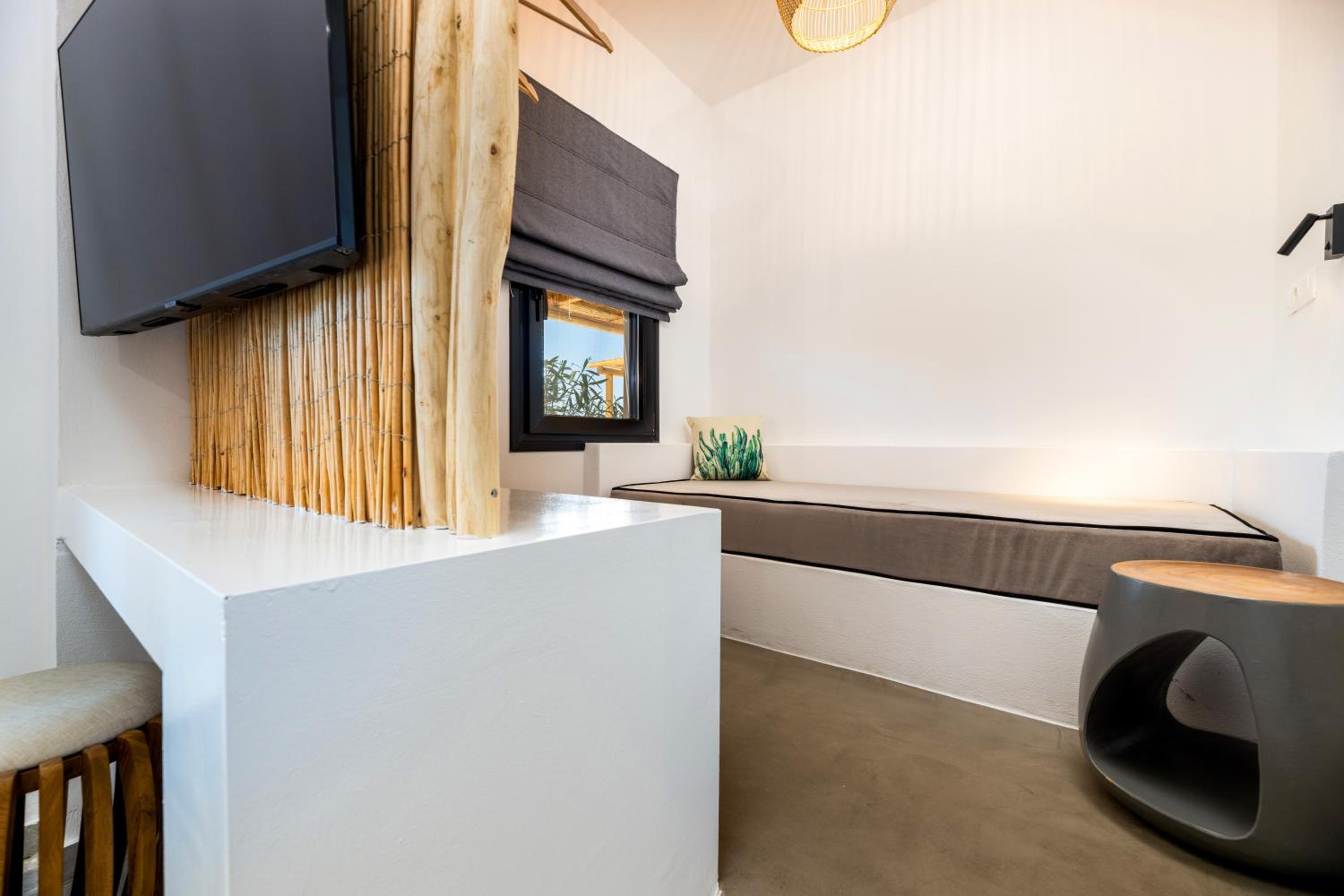 Standard Double or Twin Room with Sea View - Photo 1