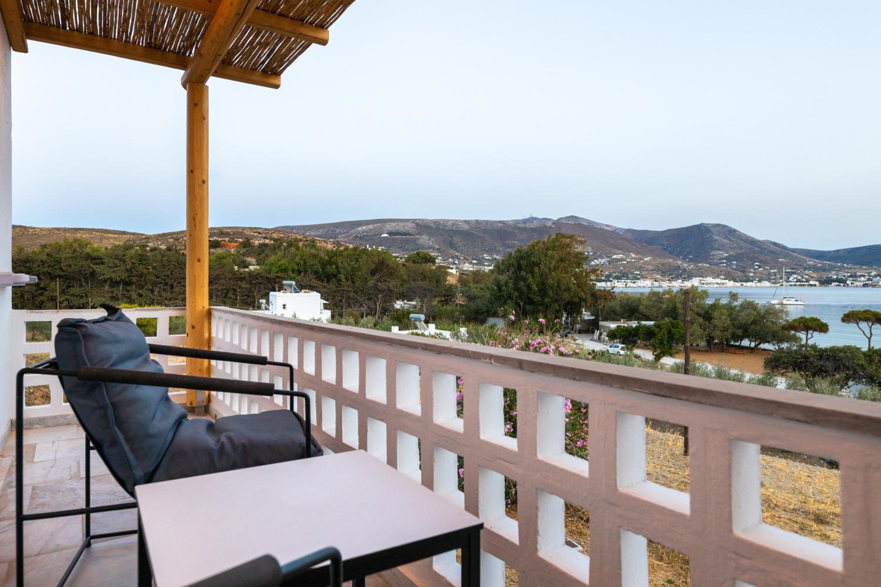 Standard Double or Twin Room with Sea View - Photo 5