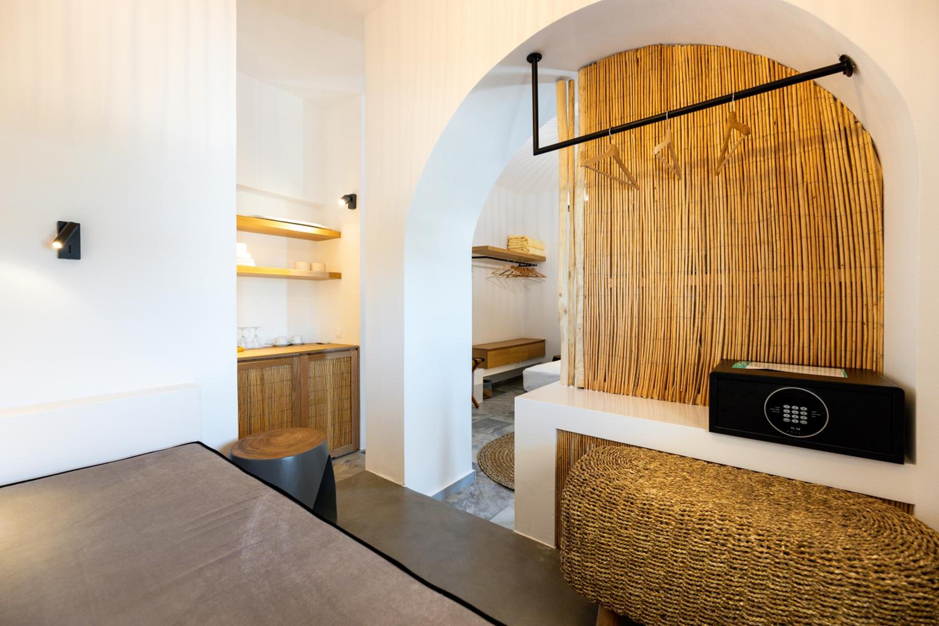 Standard Double or Twin Room with Sea View - Photo 6