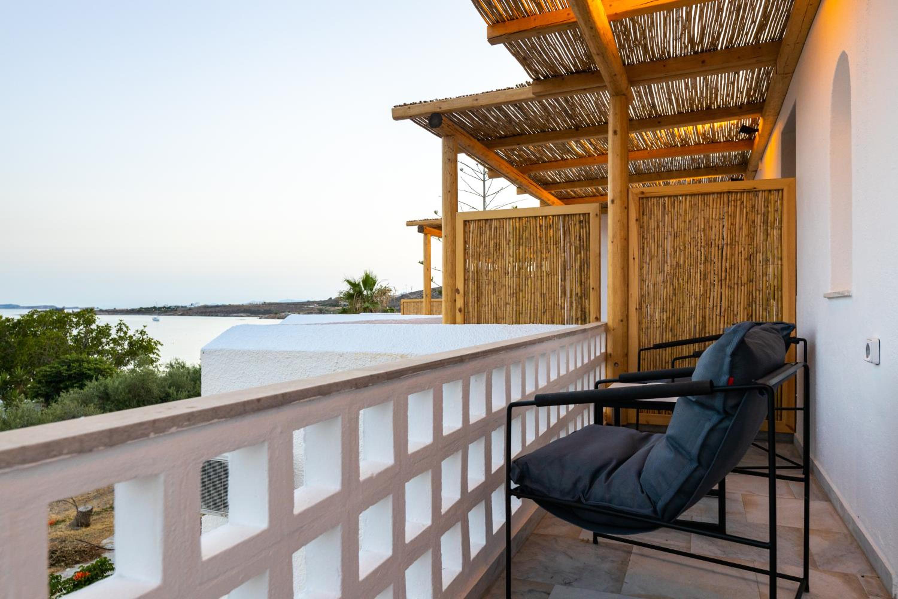 Standard Double or Twin Room with Sea View - Photo 7