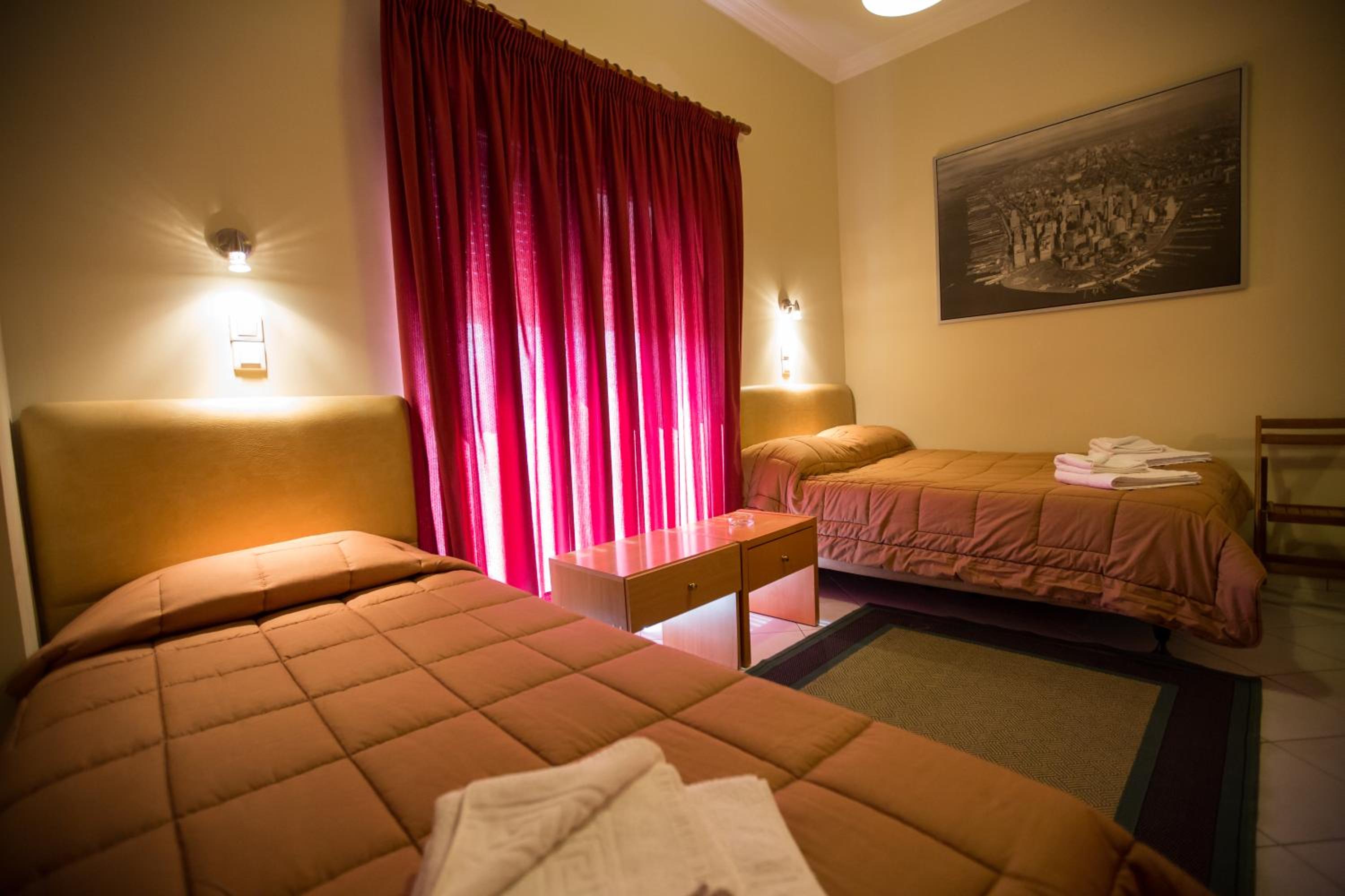 Standard Twin Room - Photo 7