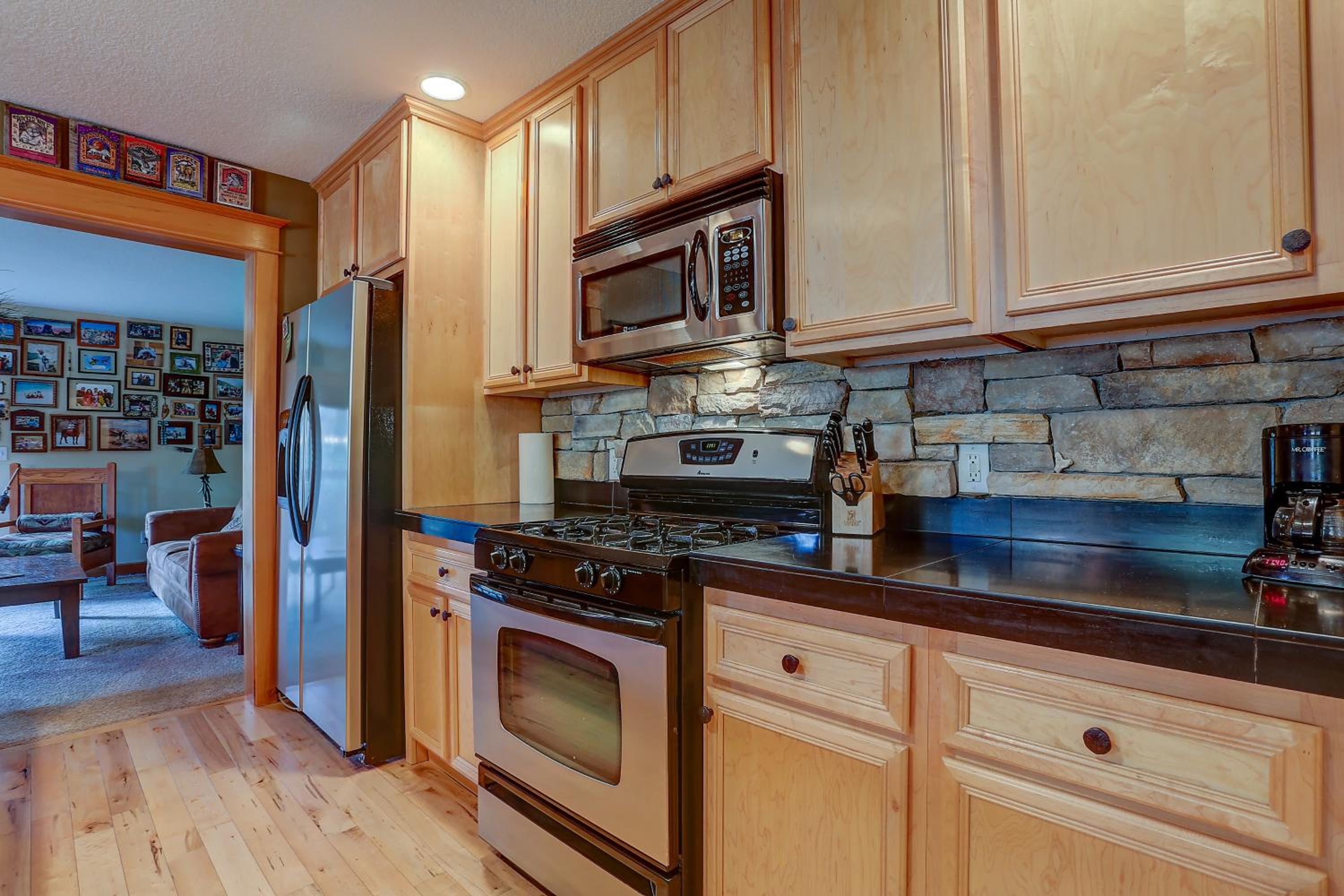 Three-Bedroom House photo 2
