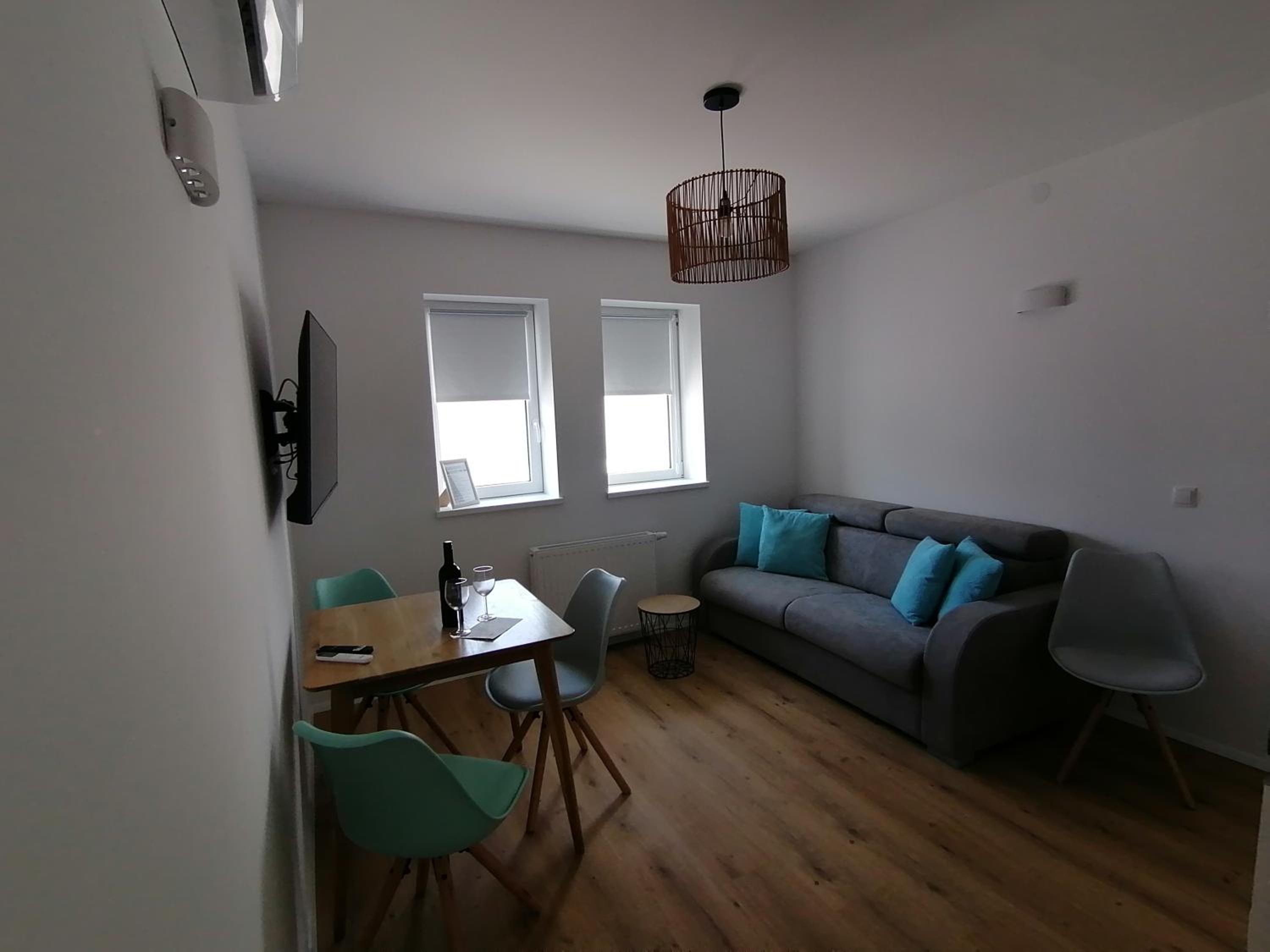 One-Bedroom Apartment - Photo 7