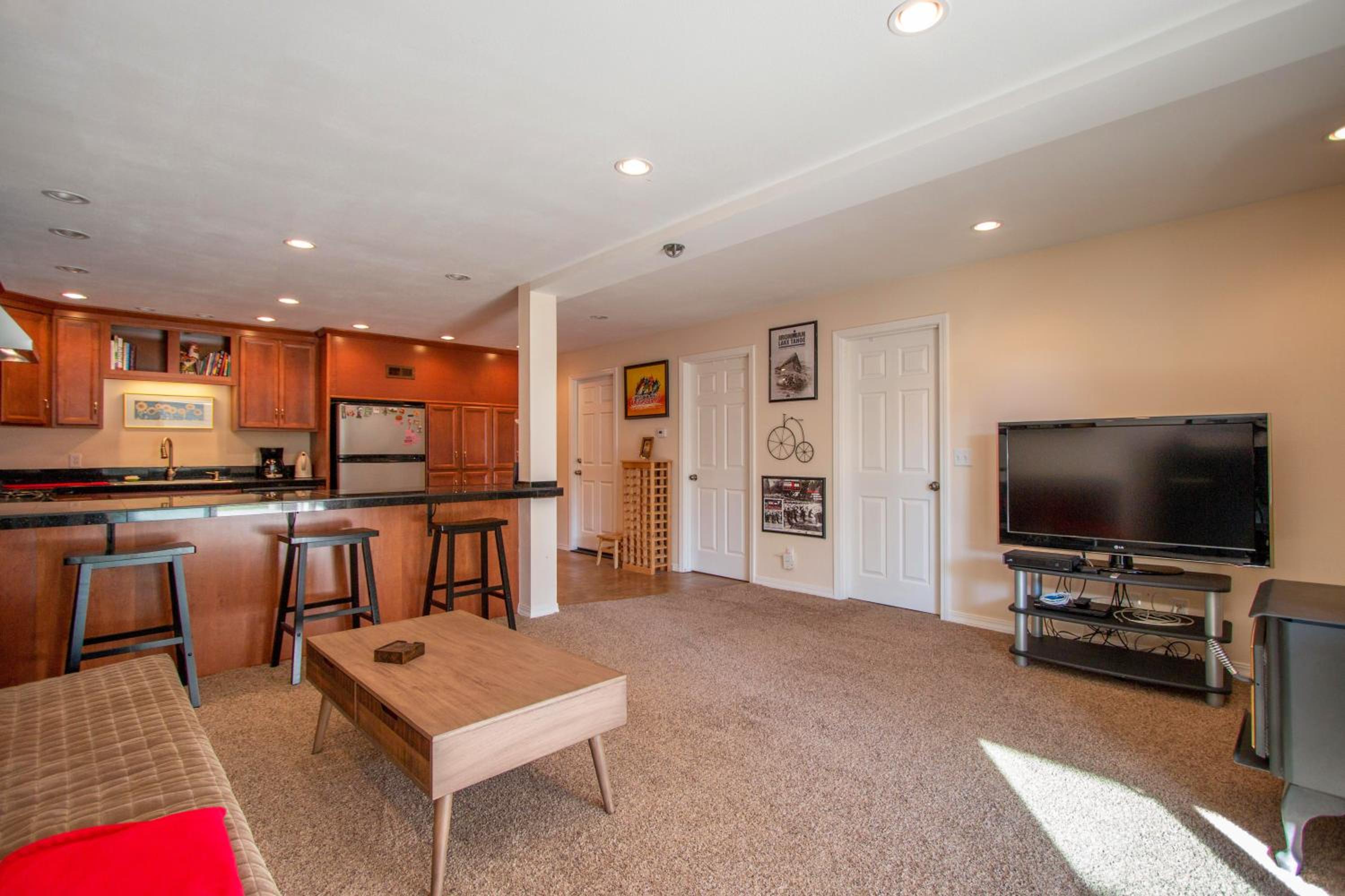 One-Bedroom House photo 1
