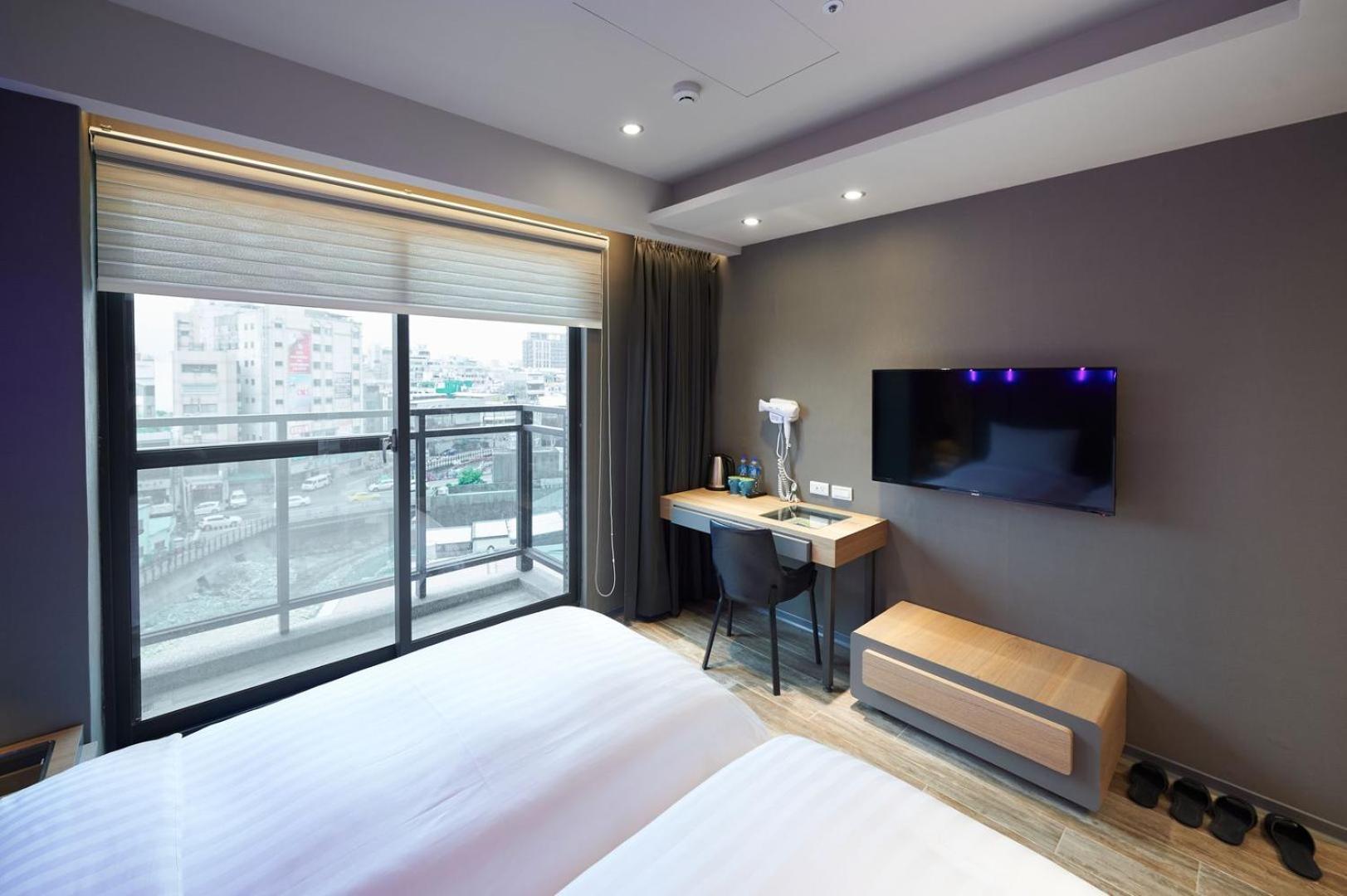 Quadruple Room with Balcony photo 3